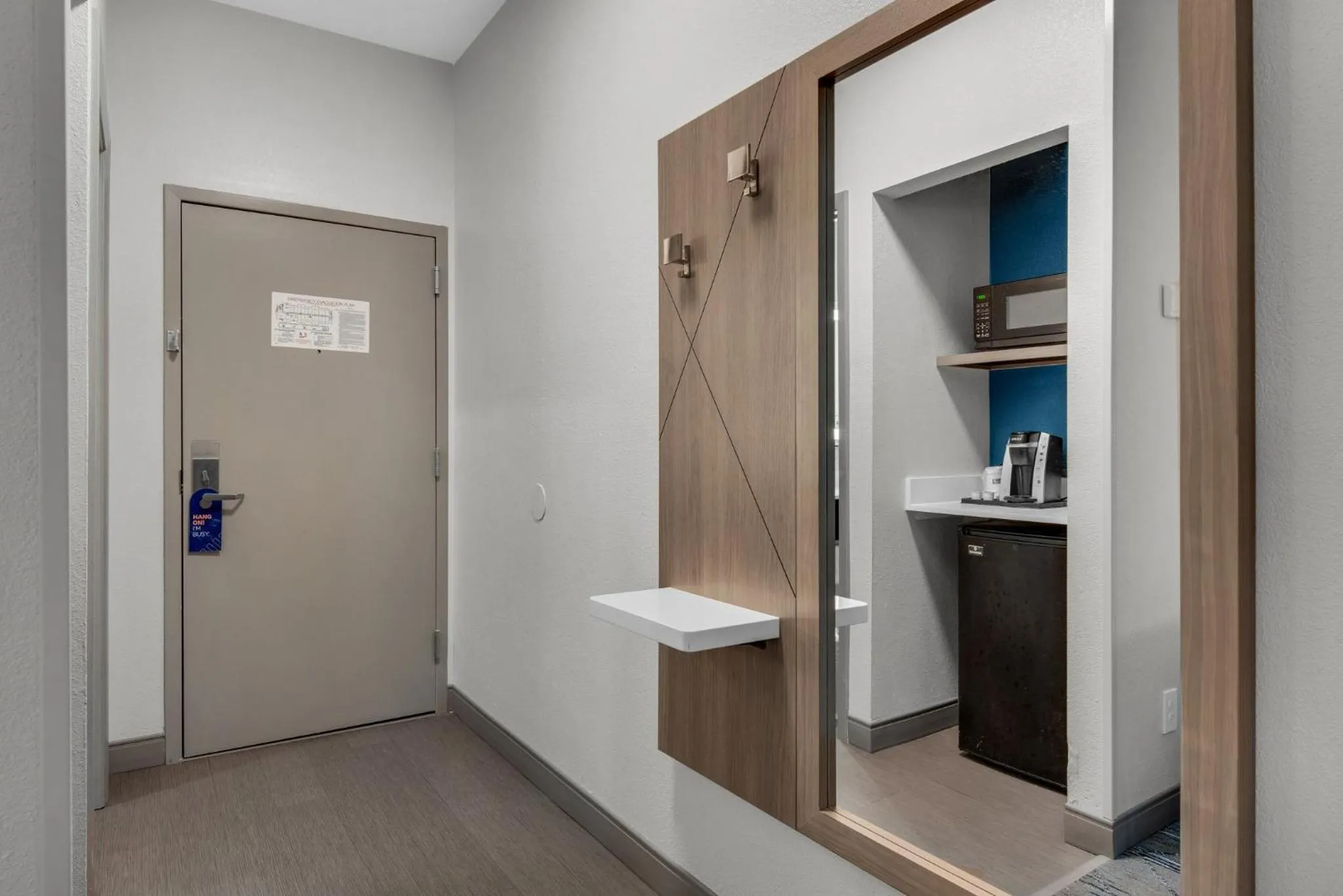 Photo of the whole room in Holiday Inn Express Destin E - Commons Mall Area by IHG