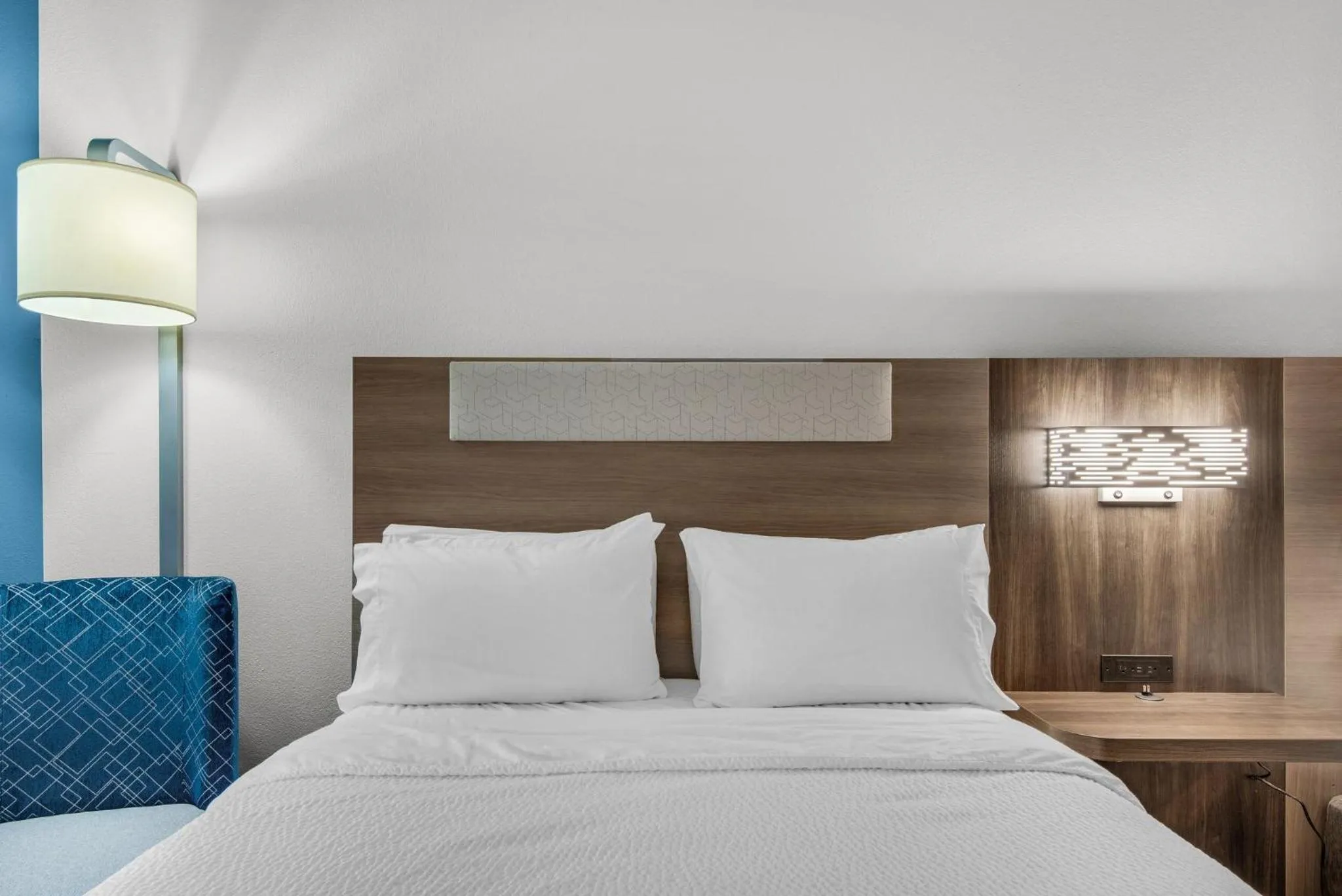 Photo of the whole room, Bed in Holiday Inn Express Destin E - Commons Mall Area by IHG