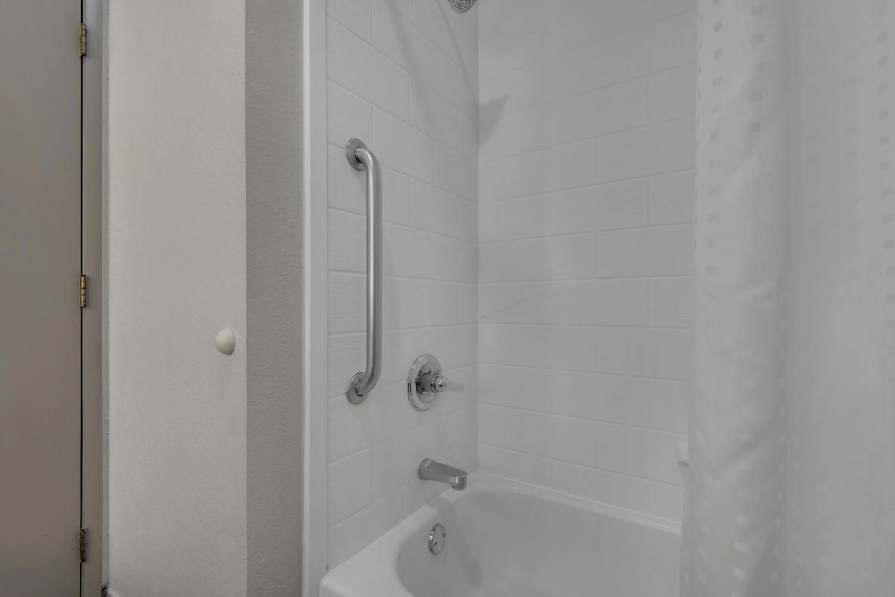 Bathroom in Holiday Inn Express Destin E - Commons Mall Area by IHG