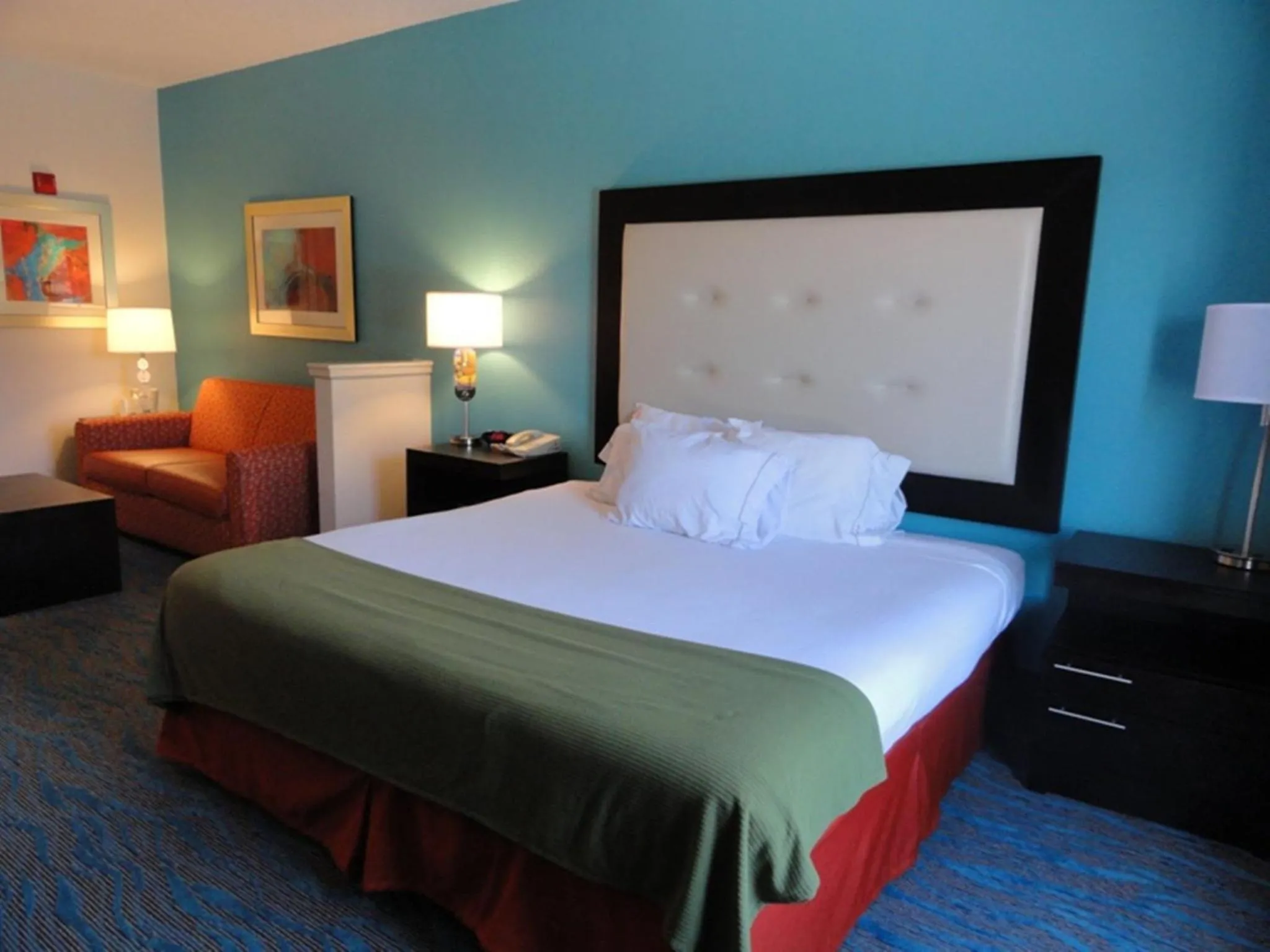 Photo of the whole room, Bed in Holiday Inn Express Destin E - Commons Mall Area by IHG