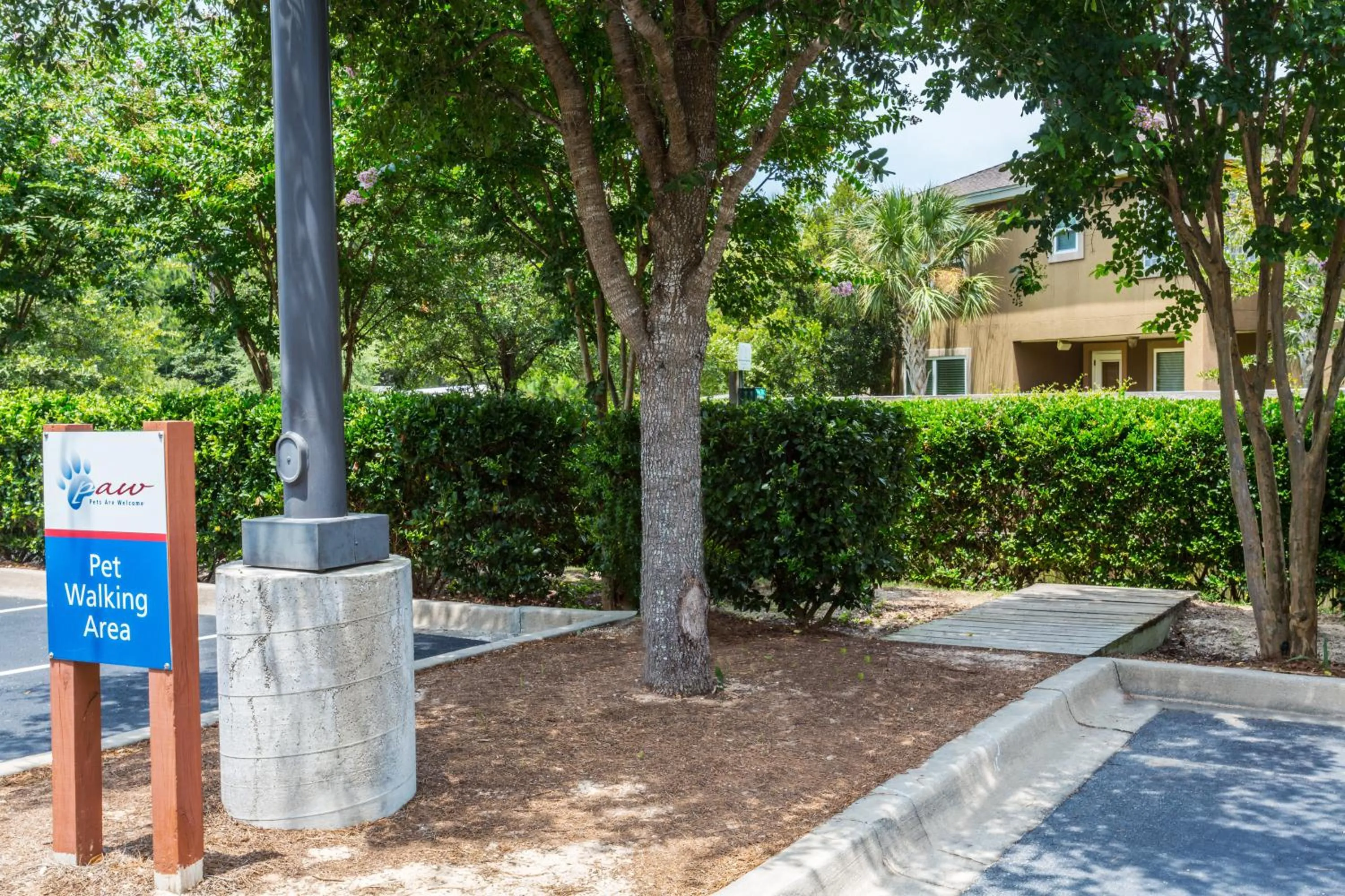 Lobby or reception in Candlewood Suites Destin-Sandestin Area by IHG