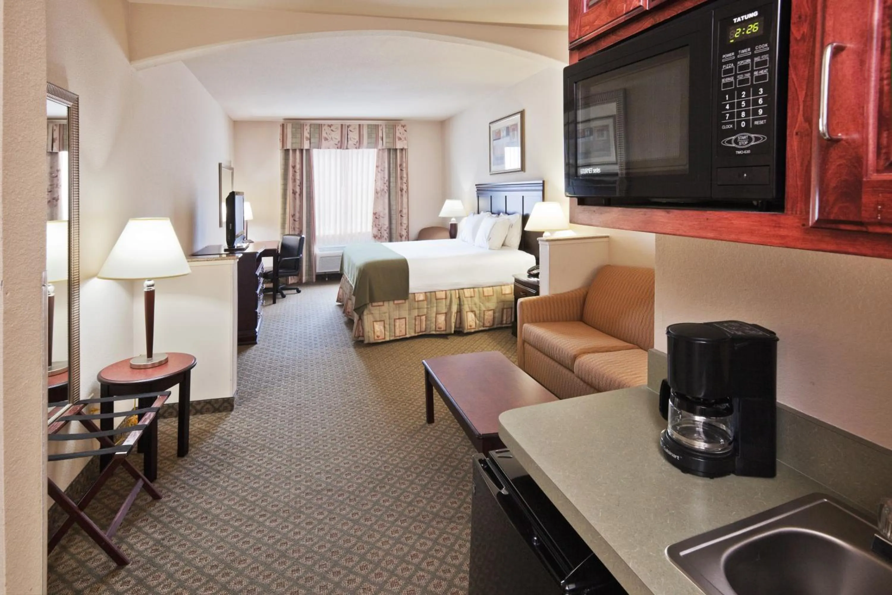 Day in Holiday Inn Express Hotel and Suites Corsicana I-45 by IHG
