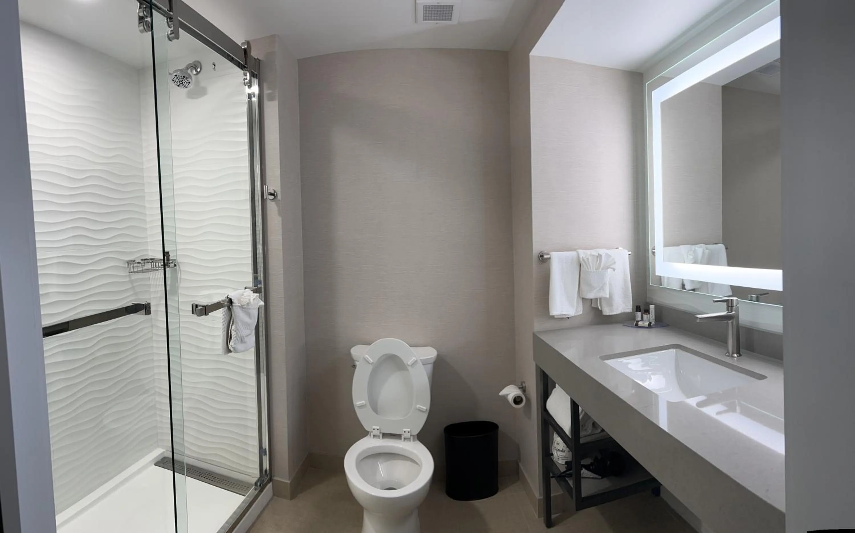 Bathroom in The Capitol Hotel Downtown, an Ascend Collection Hotel