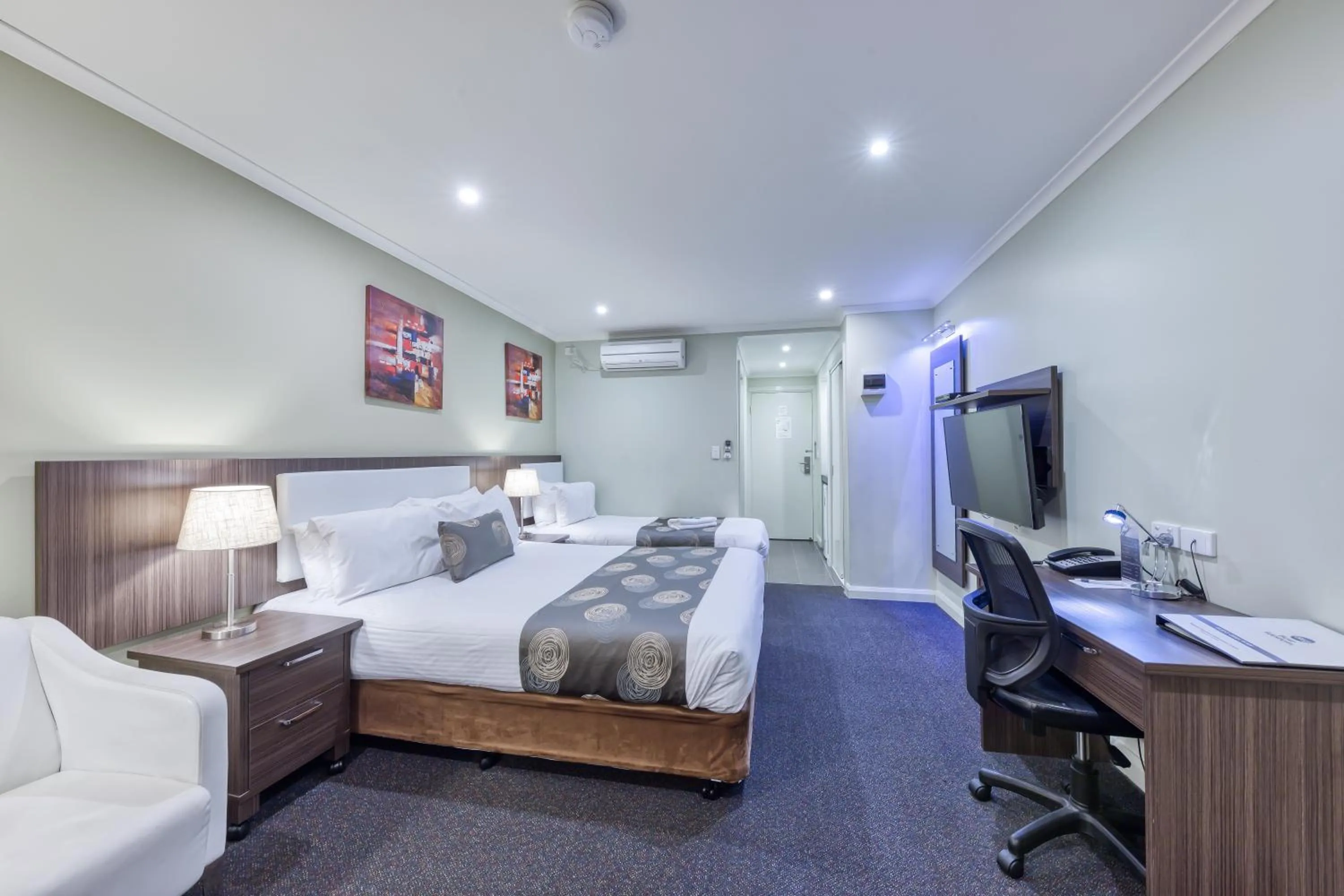 Photo of the whole room, Bed in Best Western Melbourne Airport