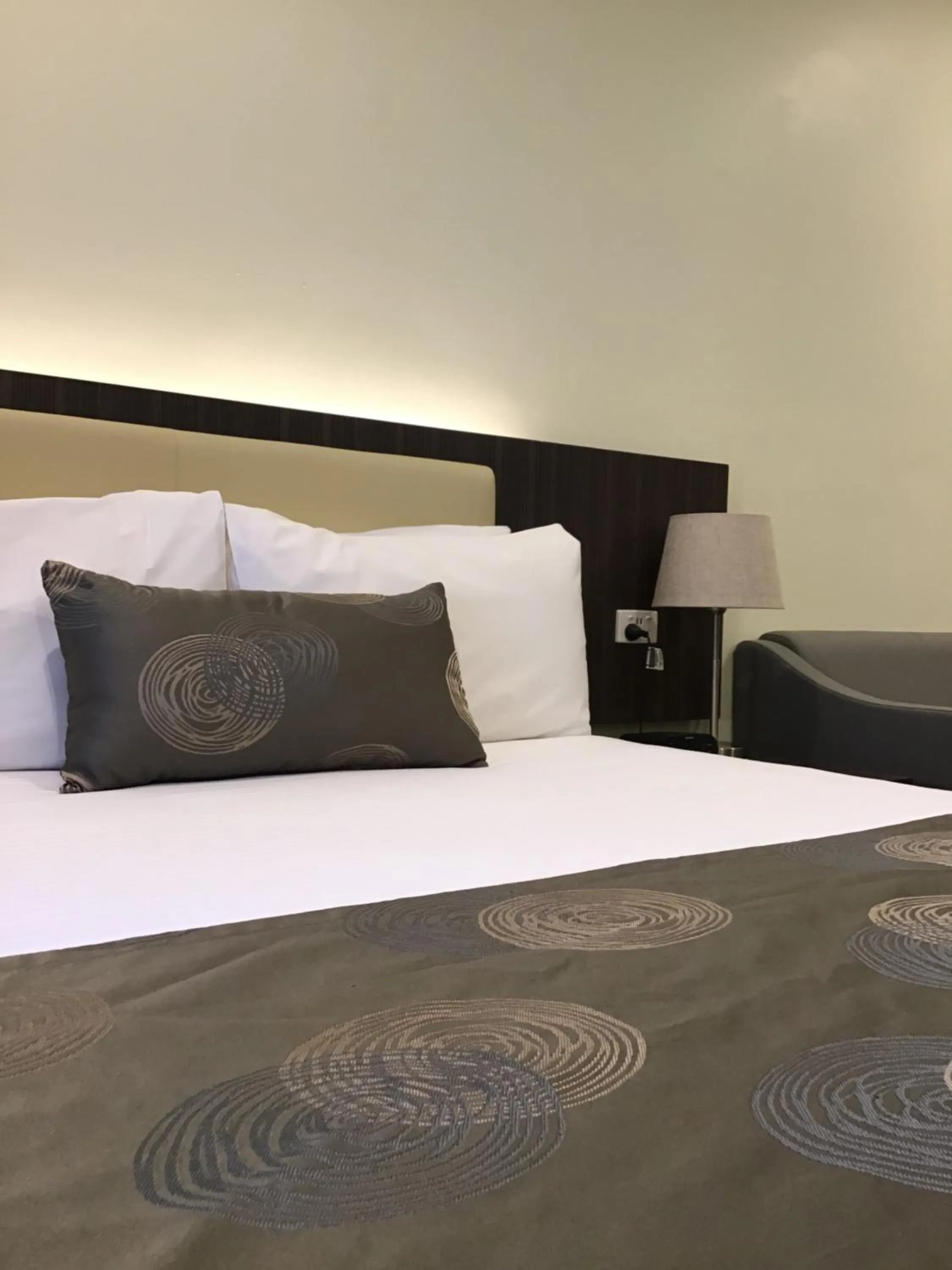 Bed in Best Western Melbourne Airport