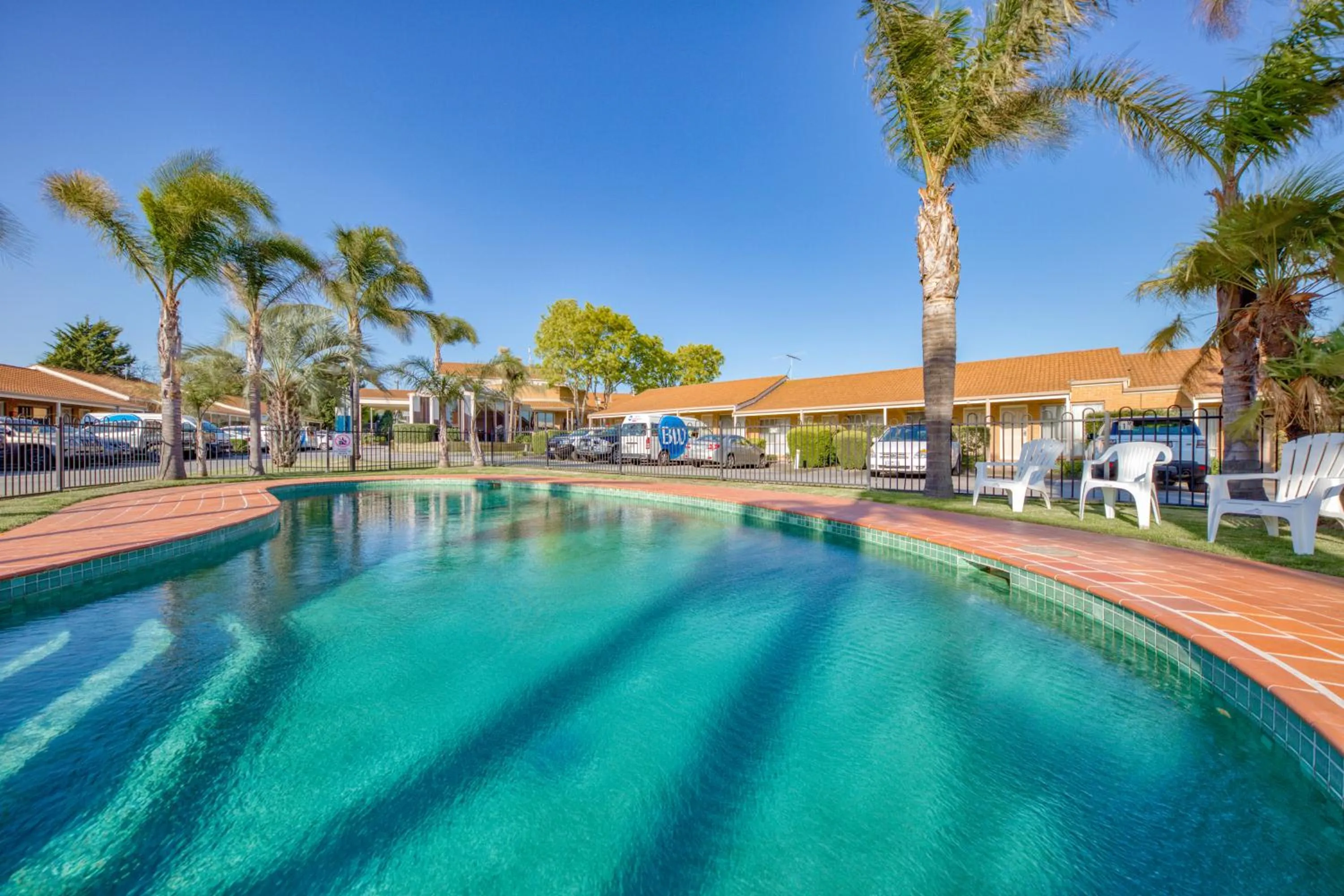 Swimming pool in Best Western Melbourne Airport