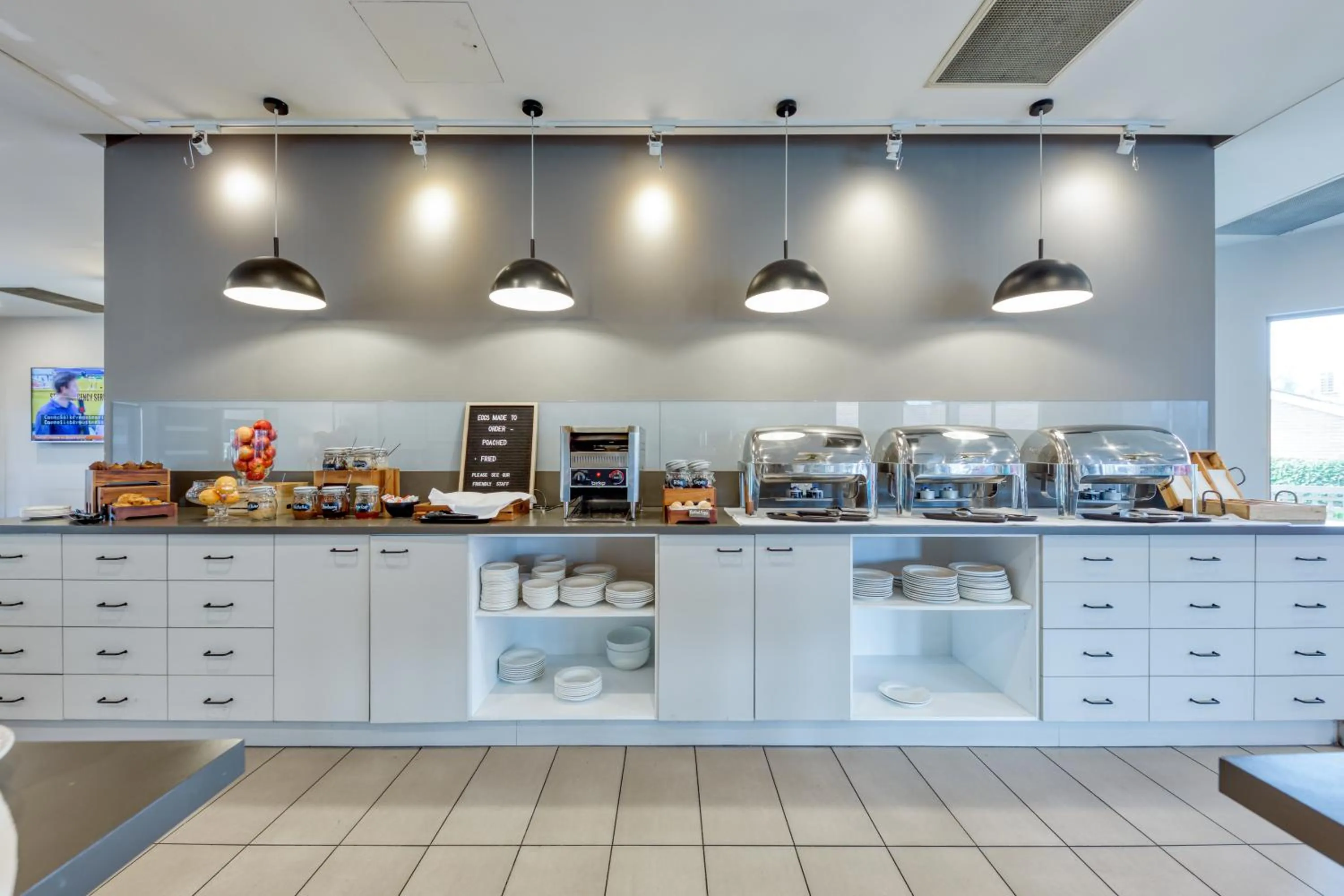 Restaurant/places to eat in Best Western Melbourne Airport