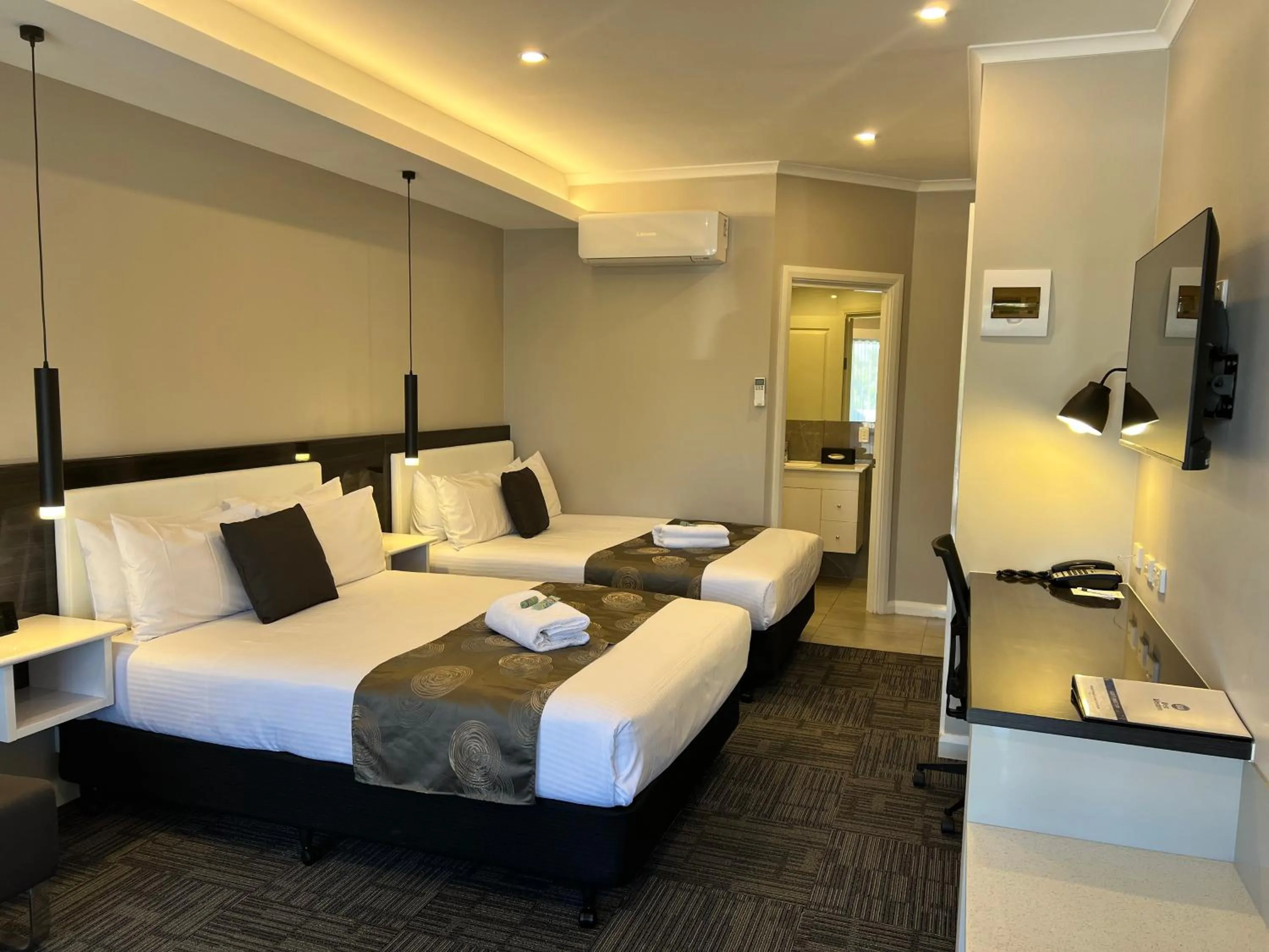 Bedroom, Bed in Best Western Melbourne Airport