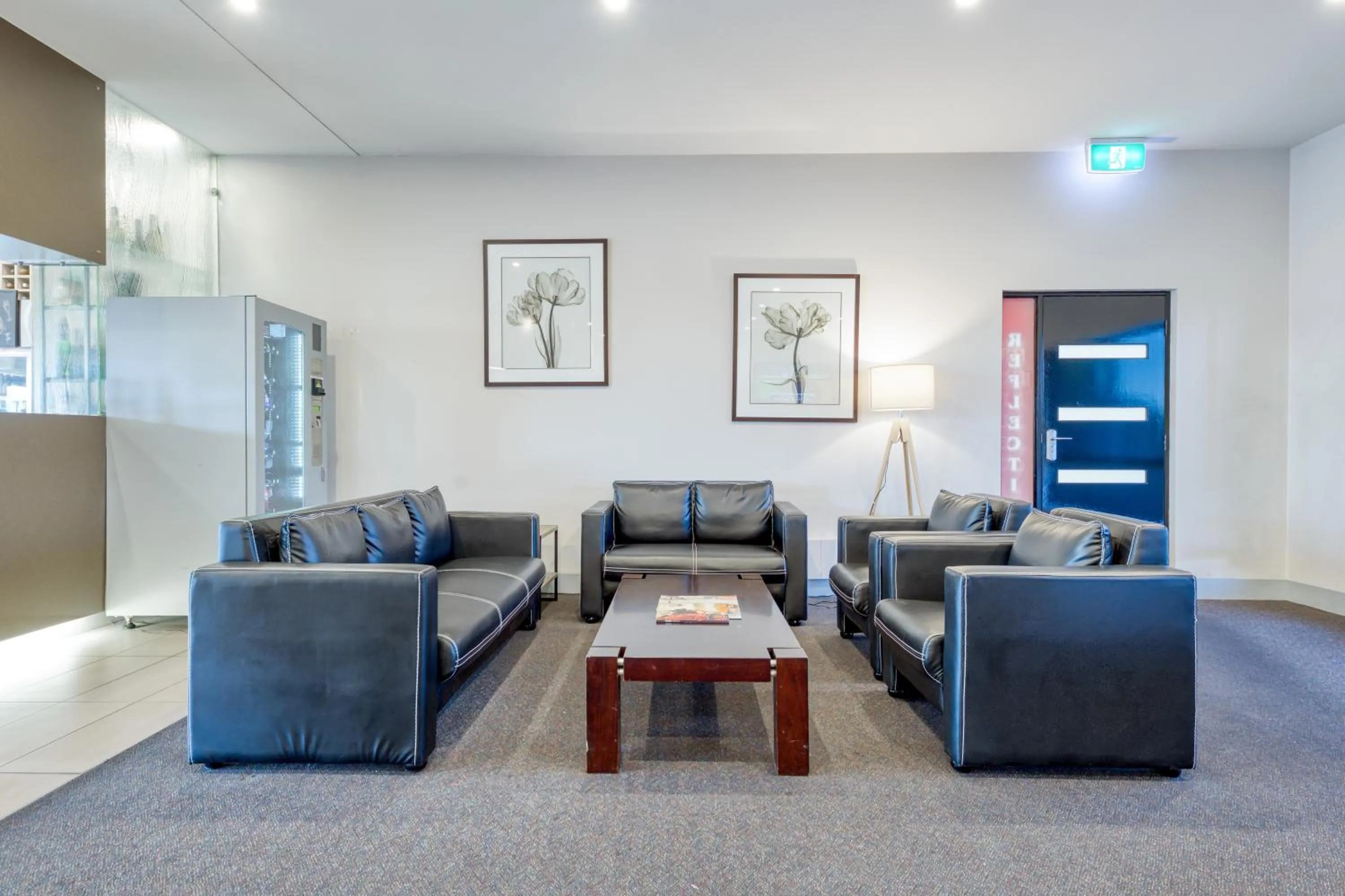 Lounge or bar in Best Western Melbourne Airport