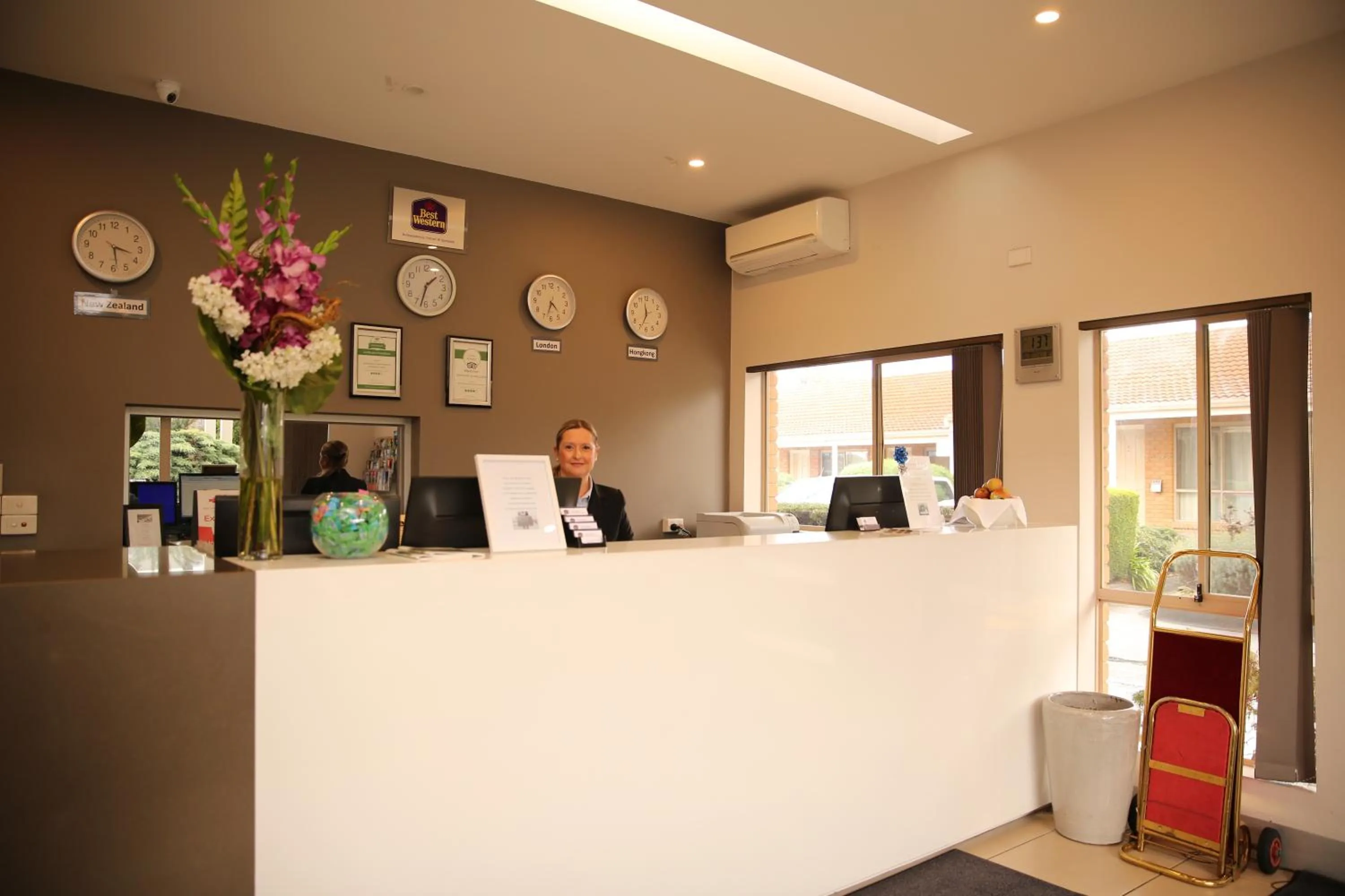 Lobby or reception in Best Western Melbourne Airport