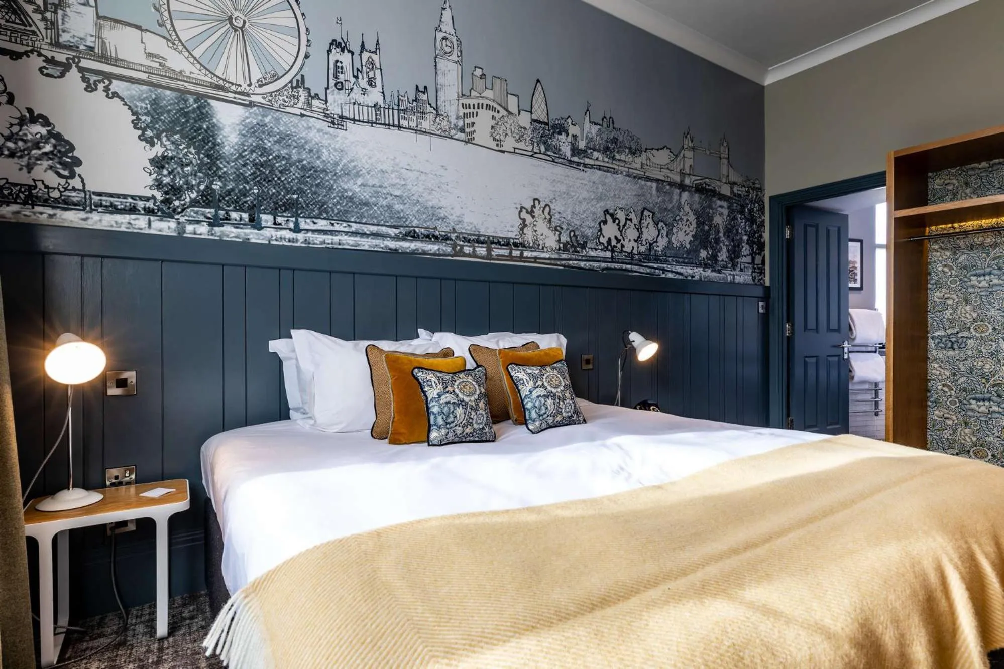 Bedroom, Bed in The Brook Green Hotel