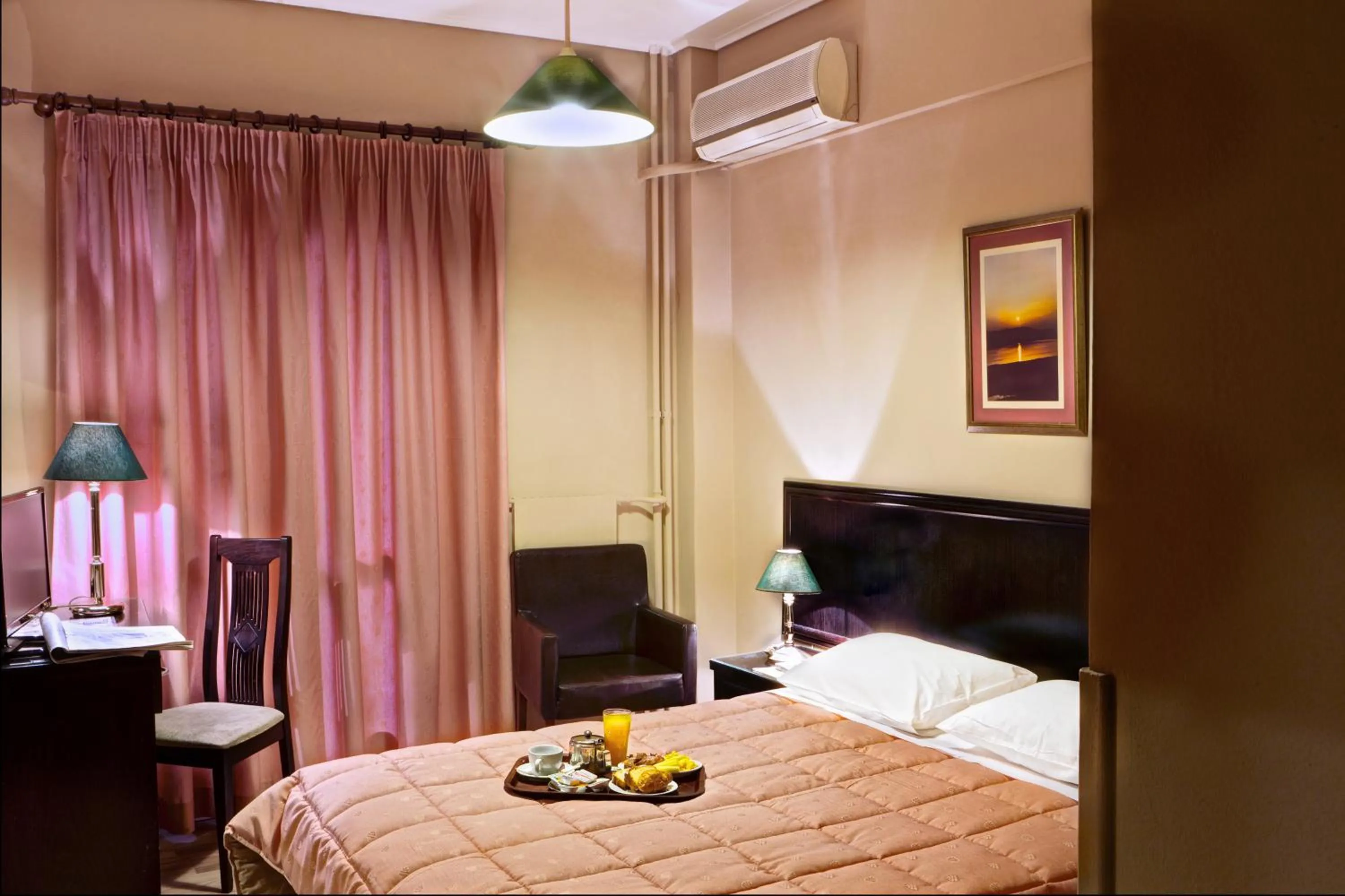 Other, Bed in Nicola Hotel