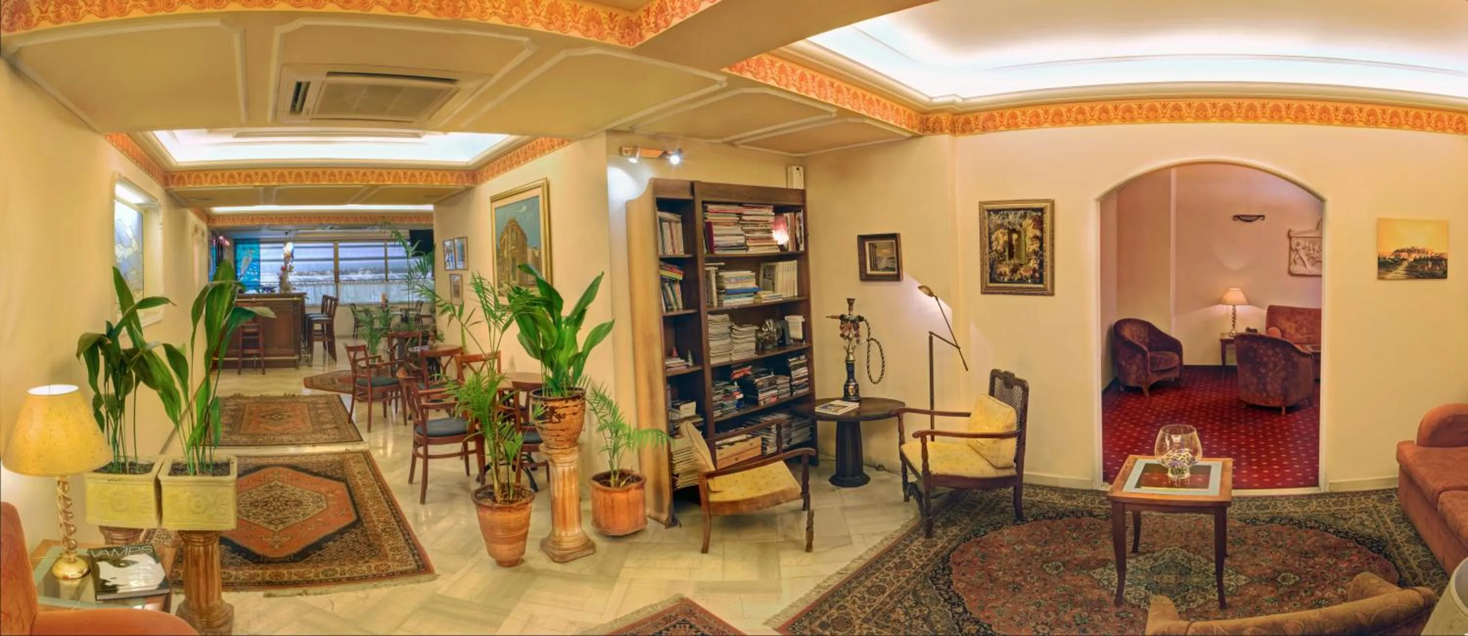 Communal lounge/ TV room in Nicola Hotel