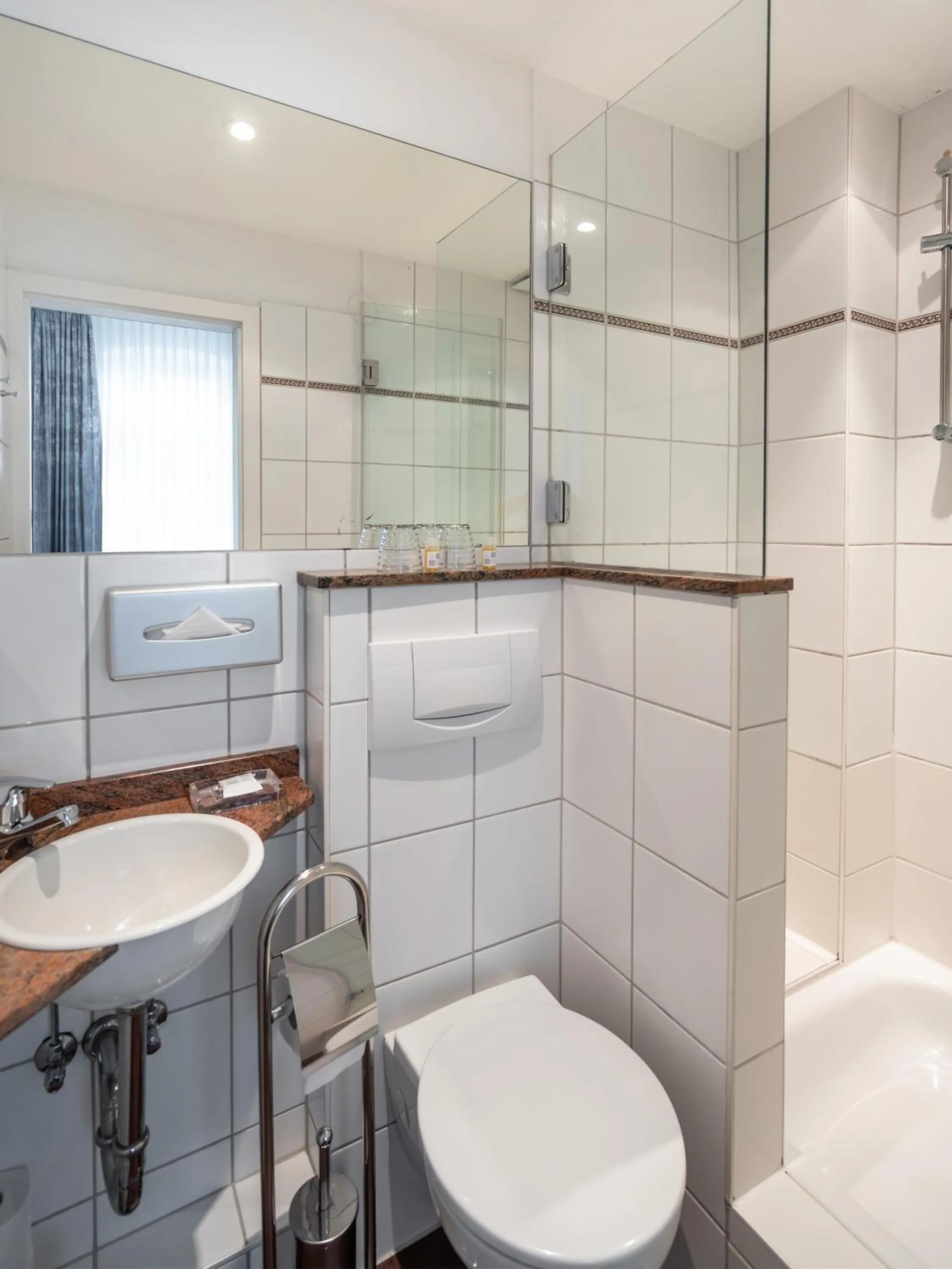 Bathroom in Hotel Gutenberg