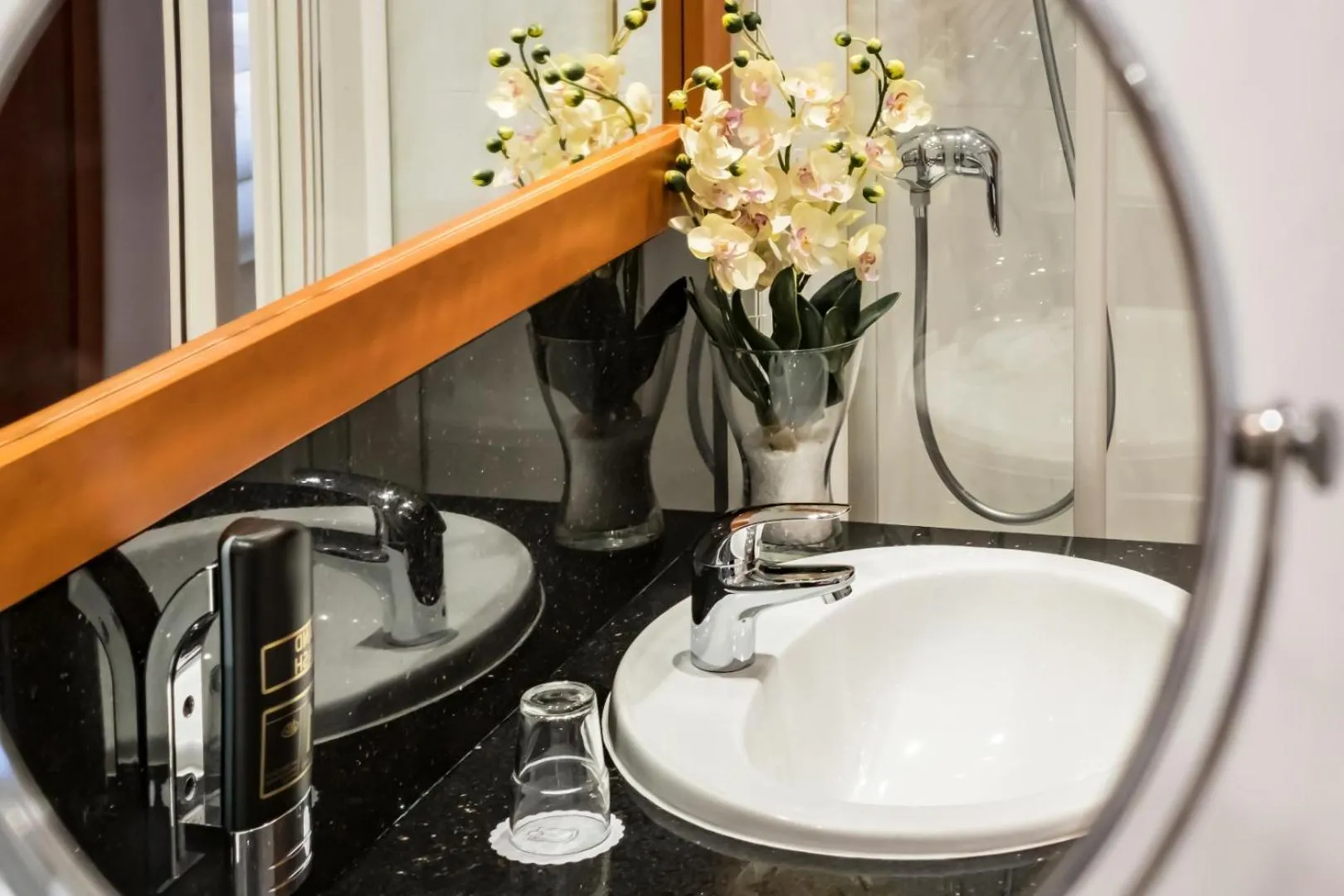 Bathroom in Hotel Corvinus Vienna