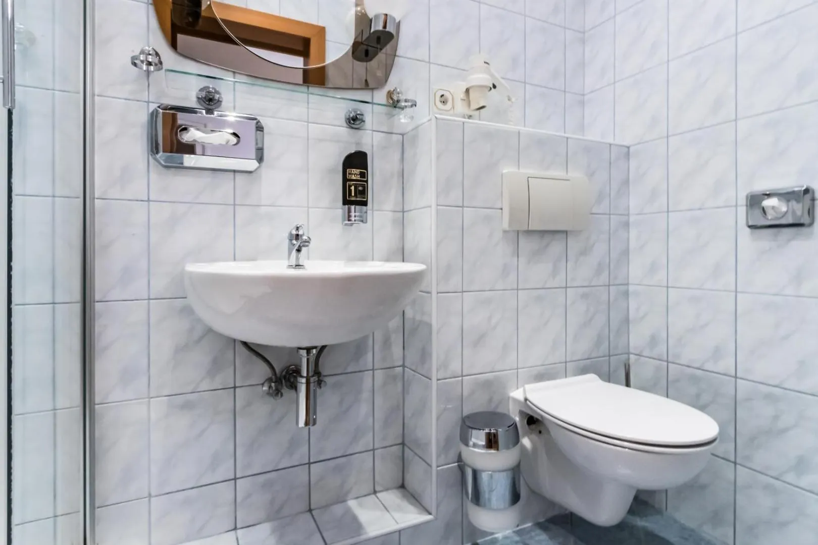 Toilet in Hotel Corvinus Vienna