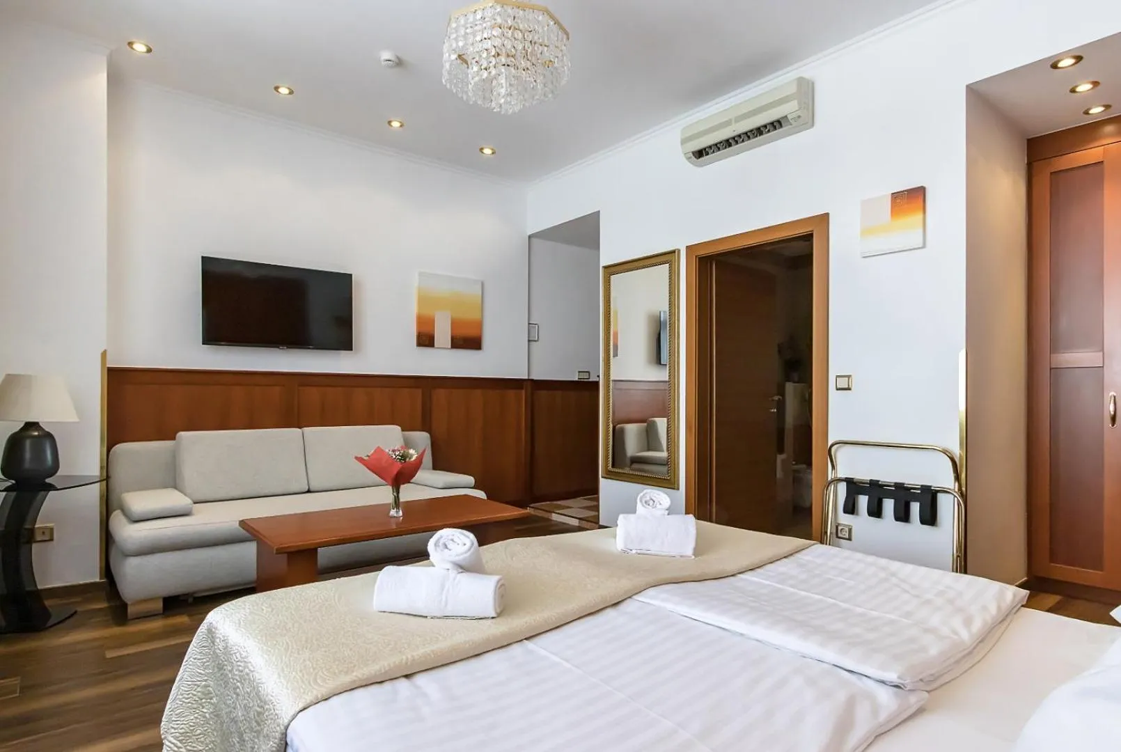 Bed in Hotel Corvinus Vienna