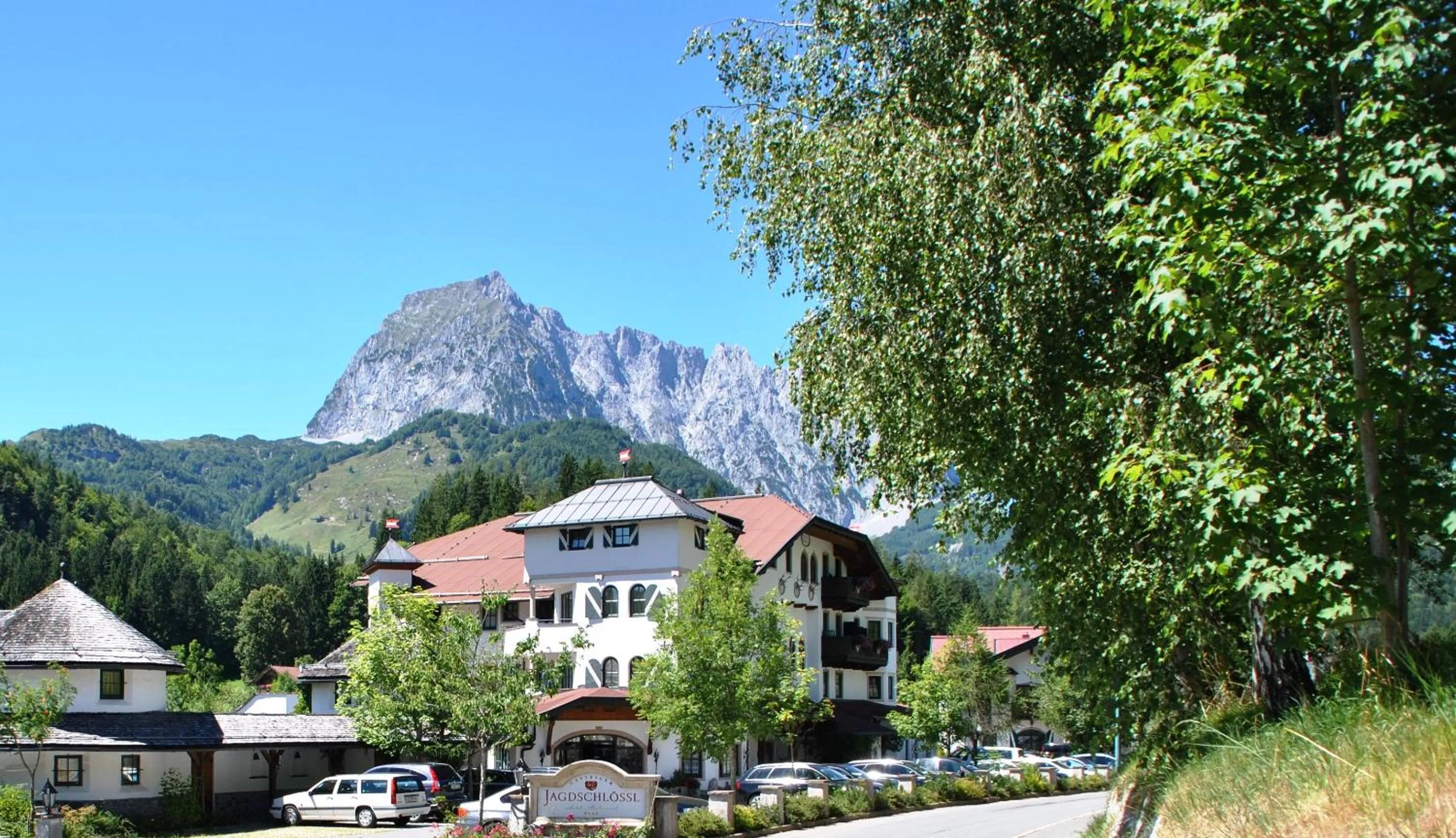 Facade/entrance in Hotel Jagdschlössl