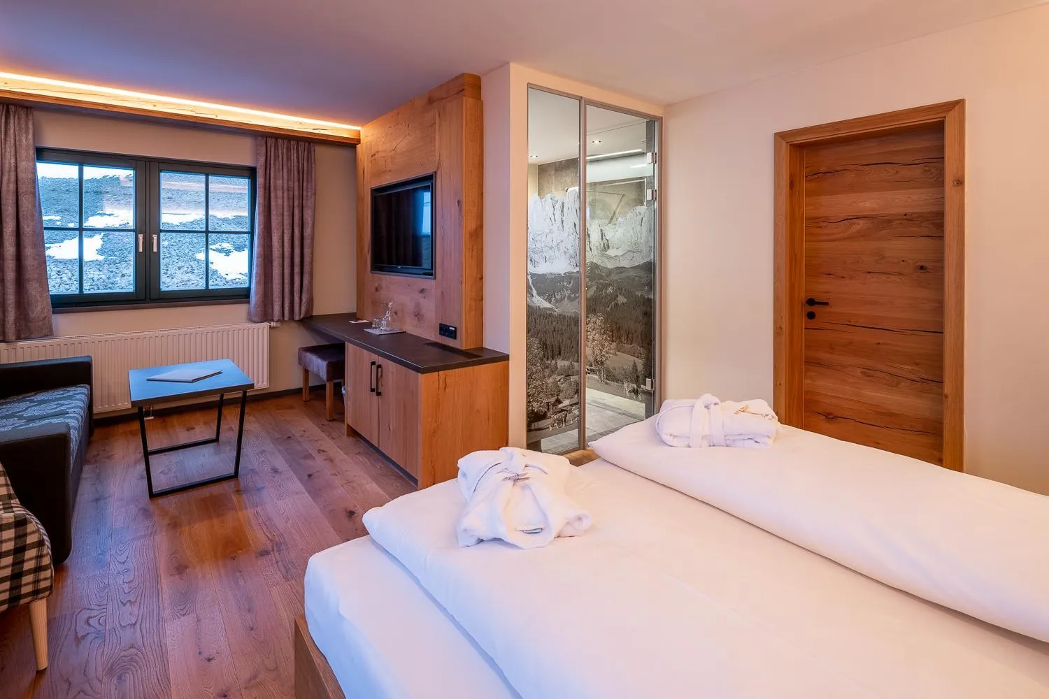 Photo of the whole room, Bed in Hotel Jagdschlössl