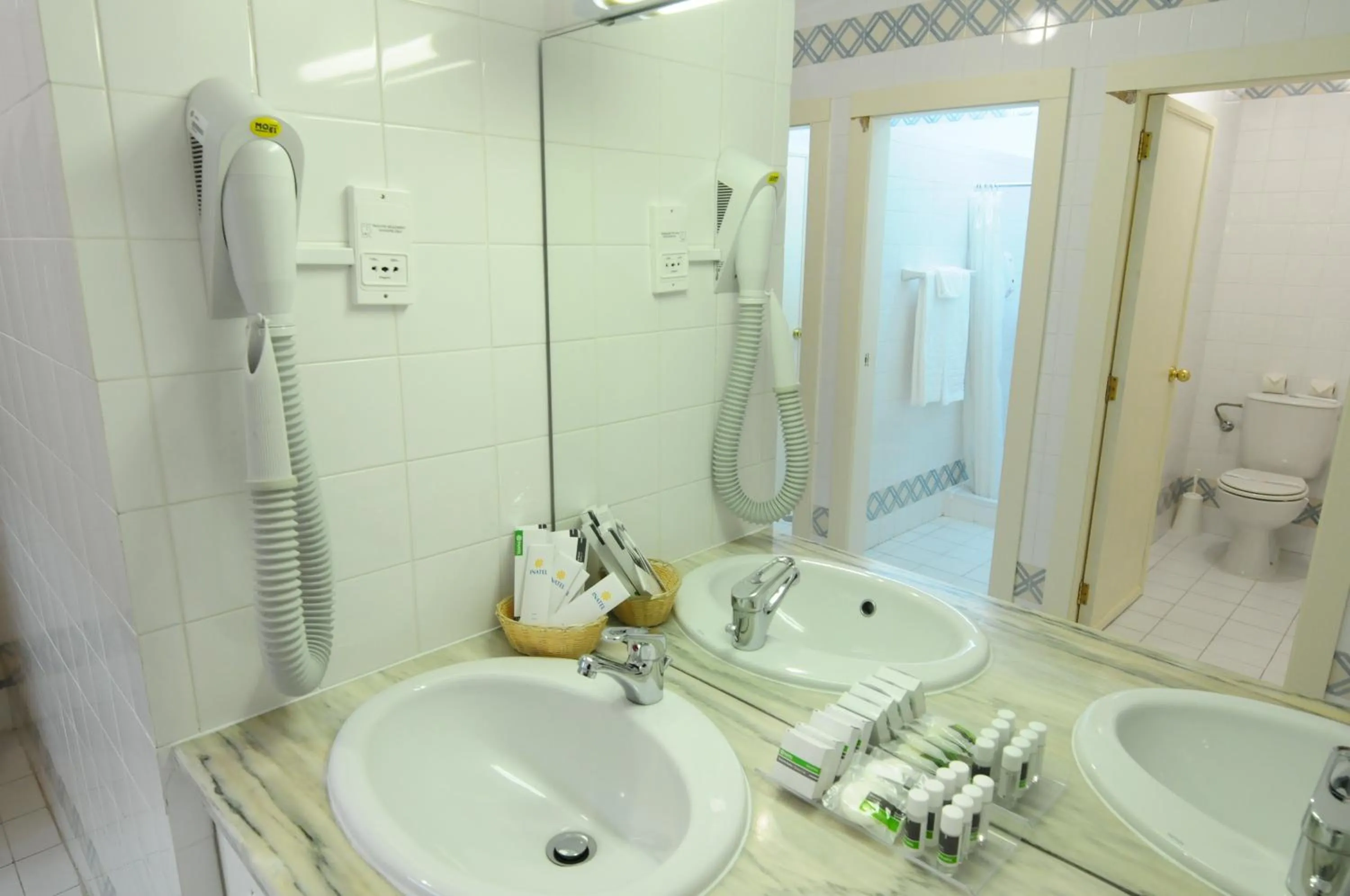 Bathroom in INATEL Piodao