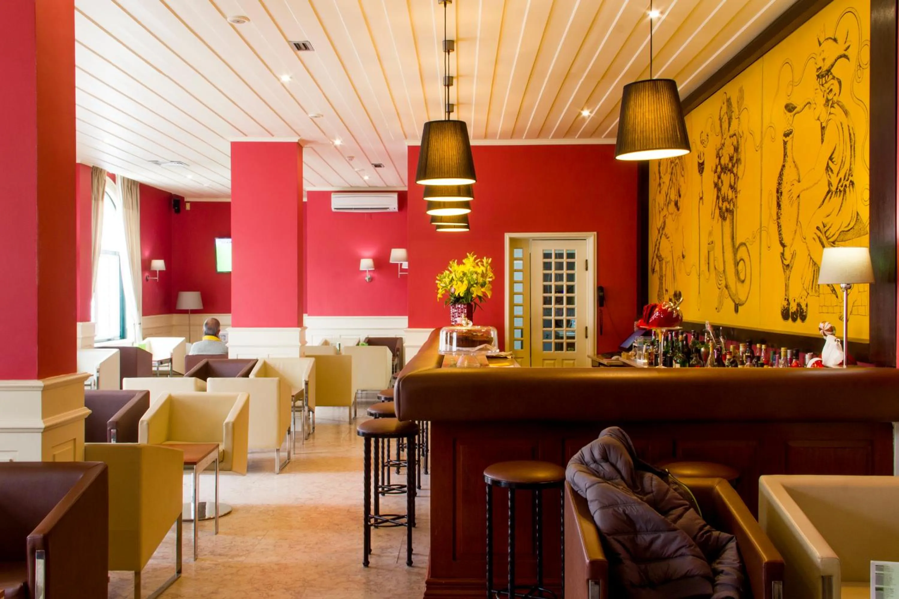 Lounge or bar in INATEL Palace S.Pedro Do Sul