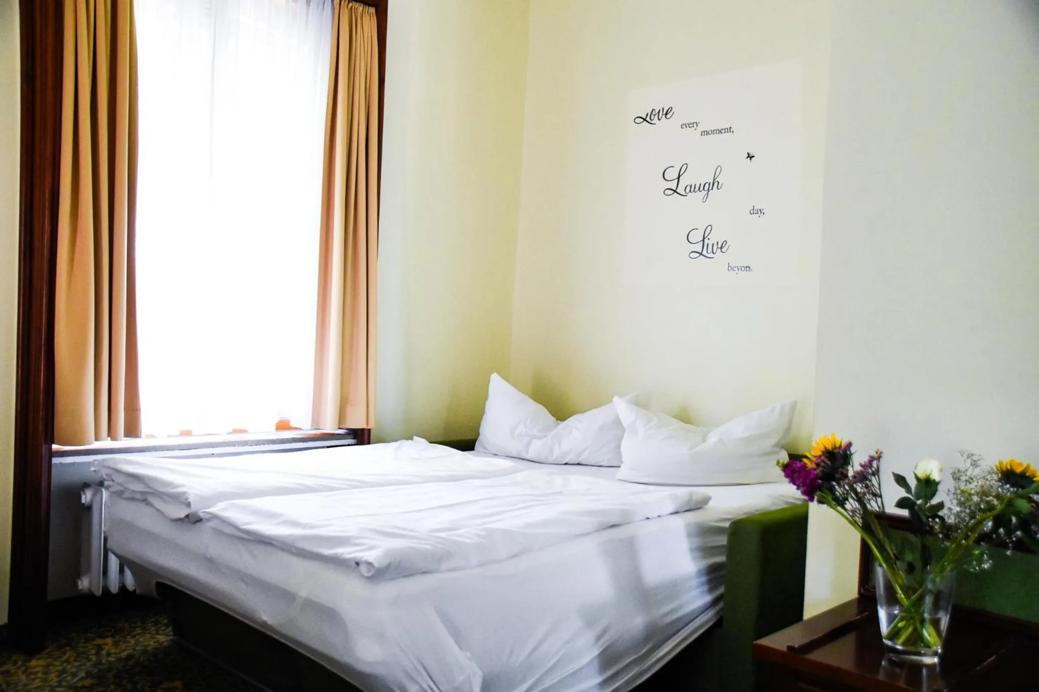 Bed in Parkhotel Zirndorf