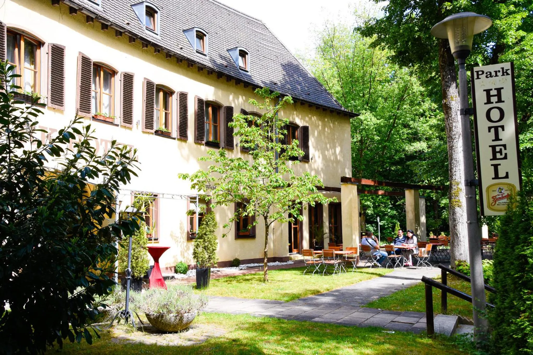 Garden view in Parkhotel Zirndorf