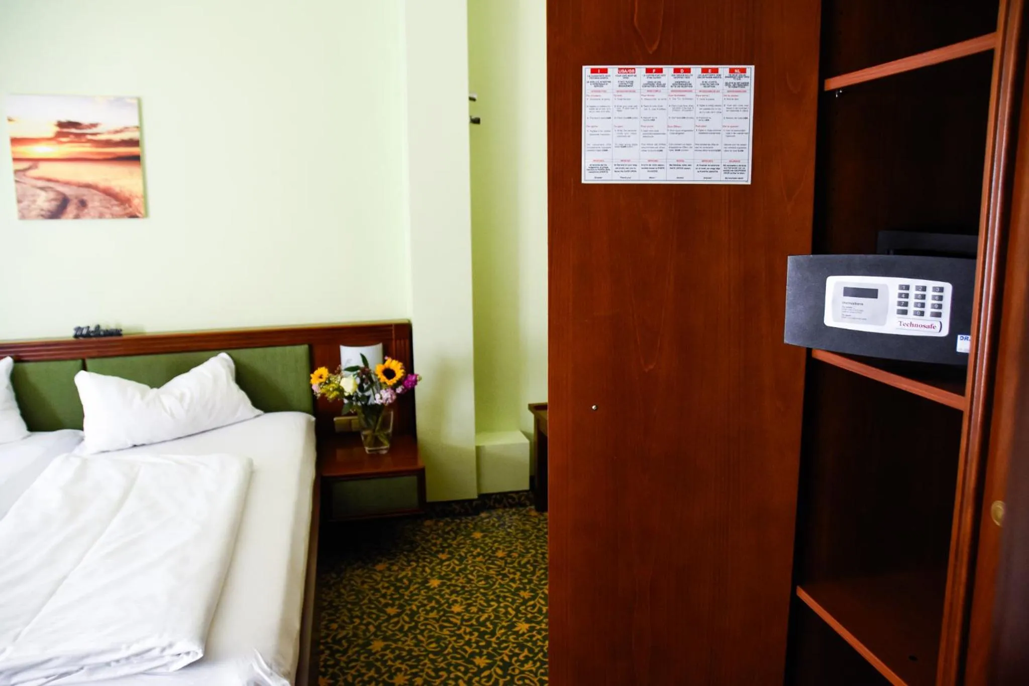 Bed in Parkhotel Zirndorf