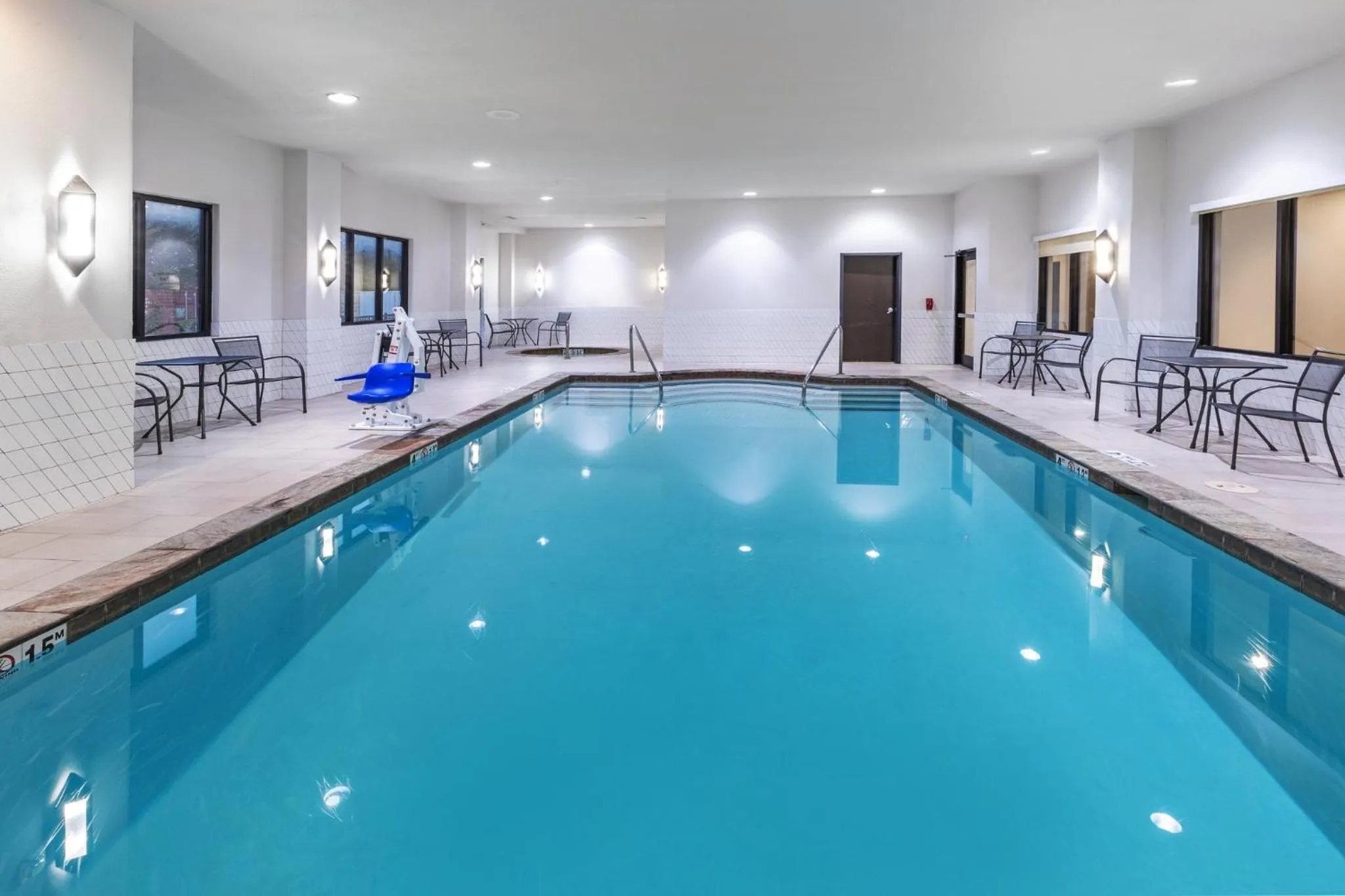 Swimming pool in Holiday Inn Hotel & Suites Tulsa South by IHG