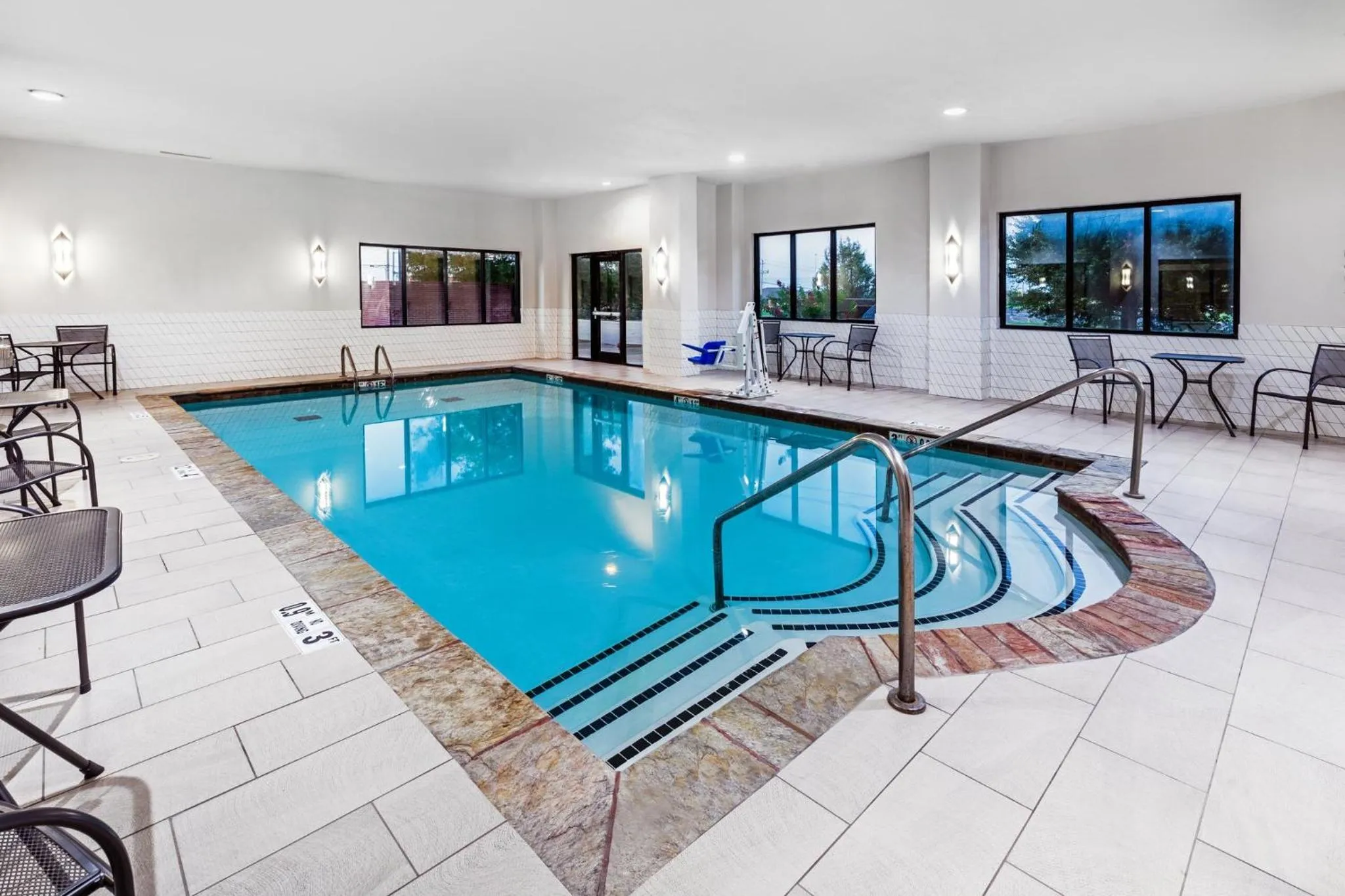 Swimming pool in Holiday Inn Hotel & Suites Tulsa South by IHG