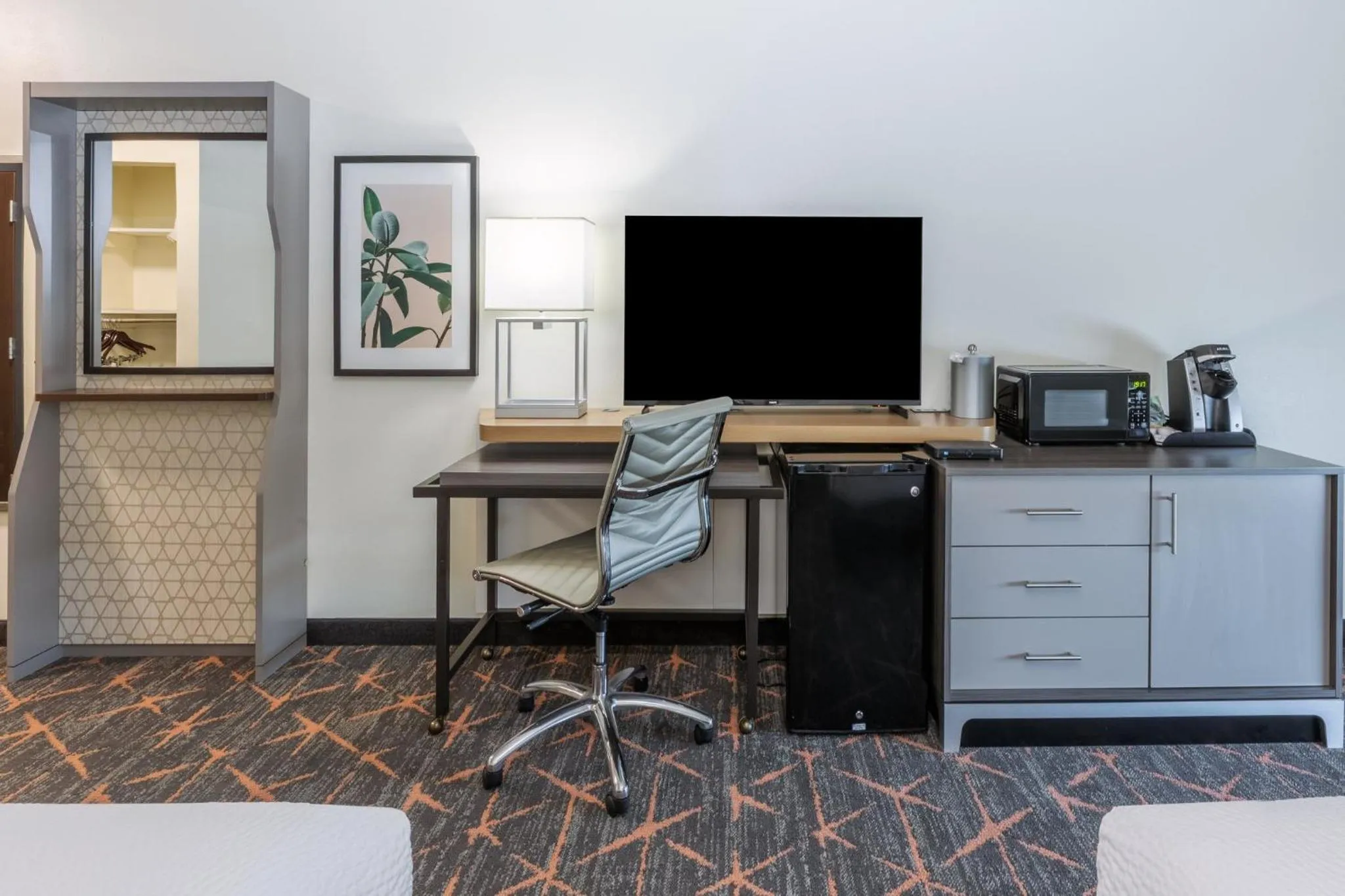 Photo of the whole room in Holiday Inn Hotel & Suites Tulsa South by IHG