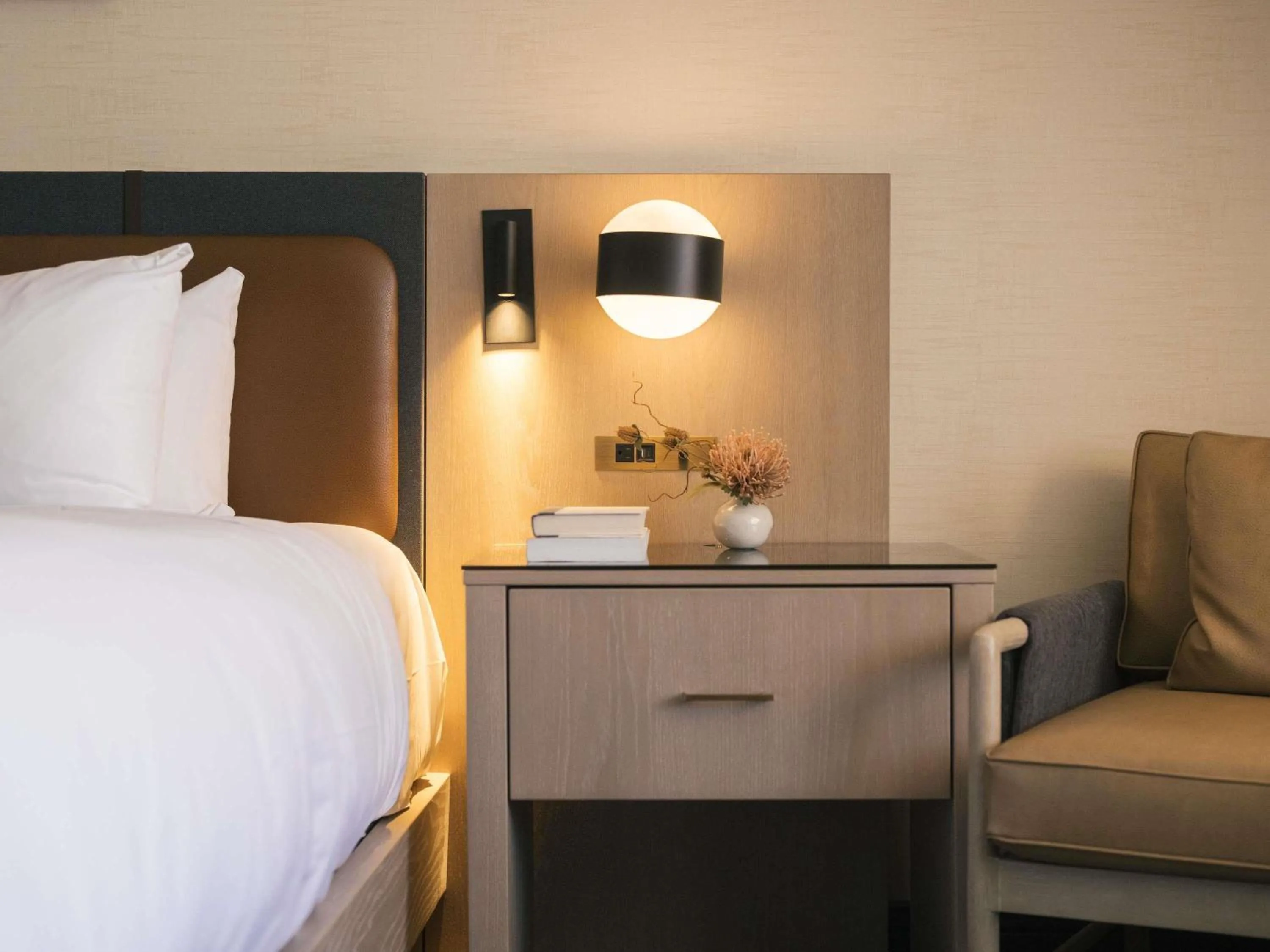 Bedroom, Bed in Fairmont Tremblant