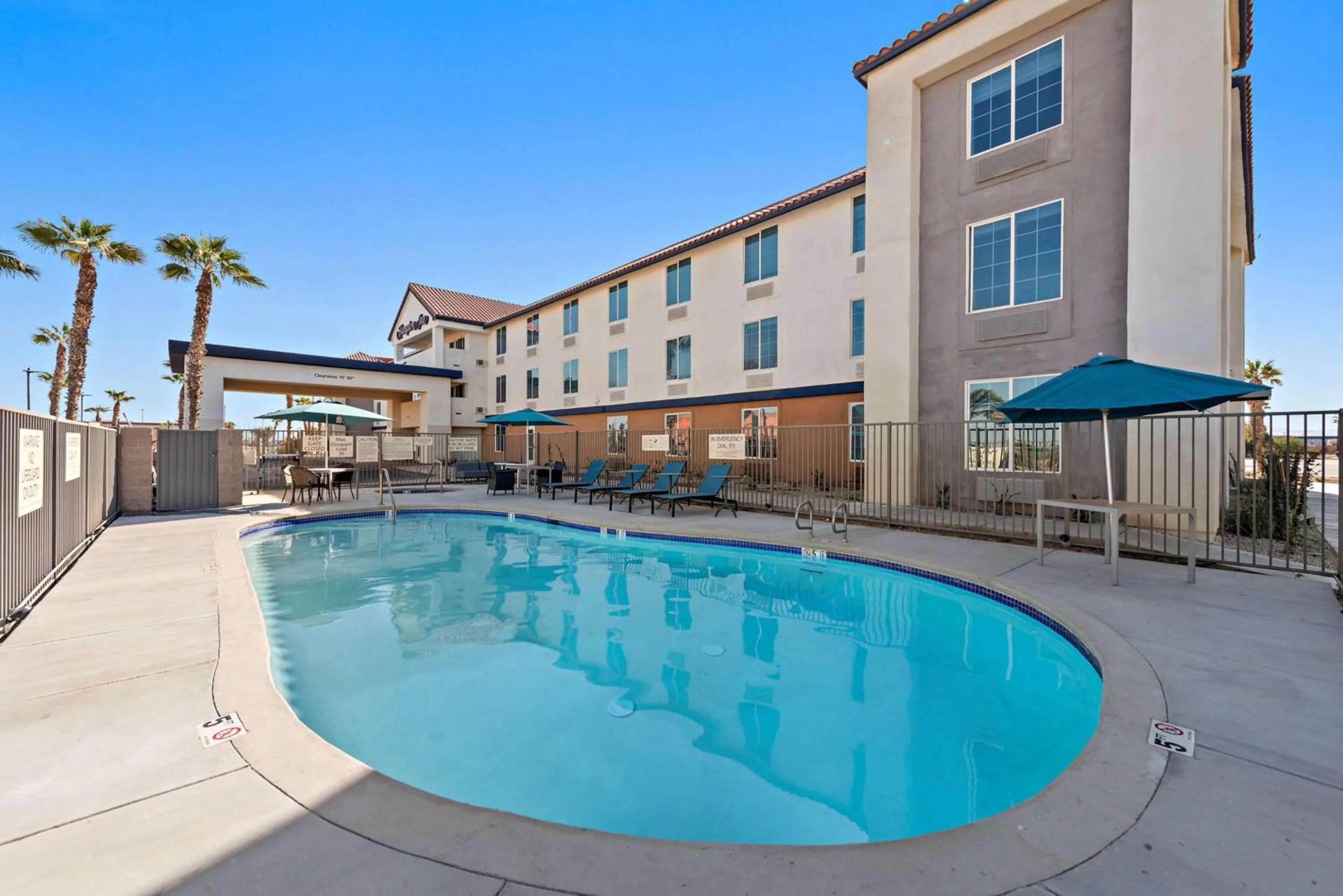 Swimming pool in Hampton Inn by Hilton Calexico