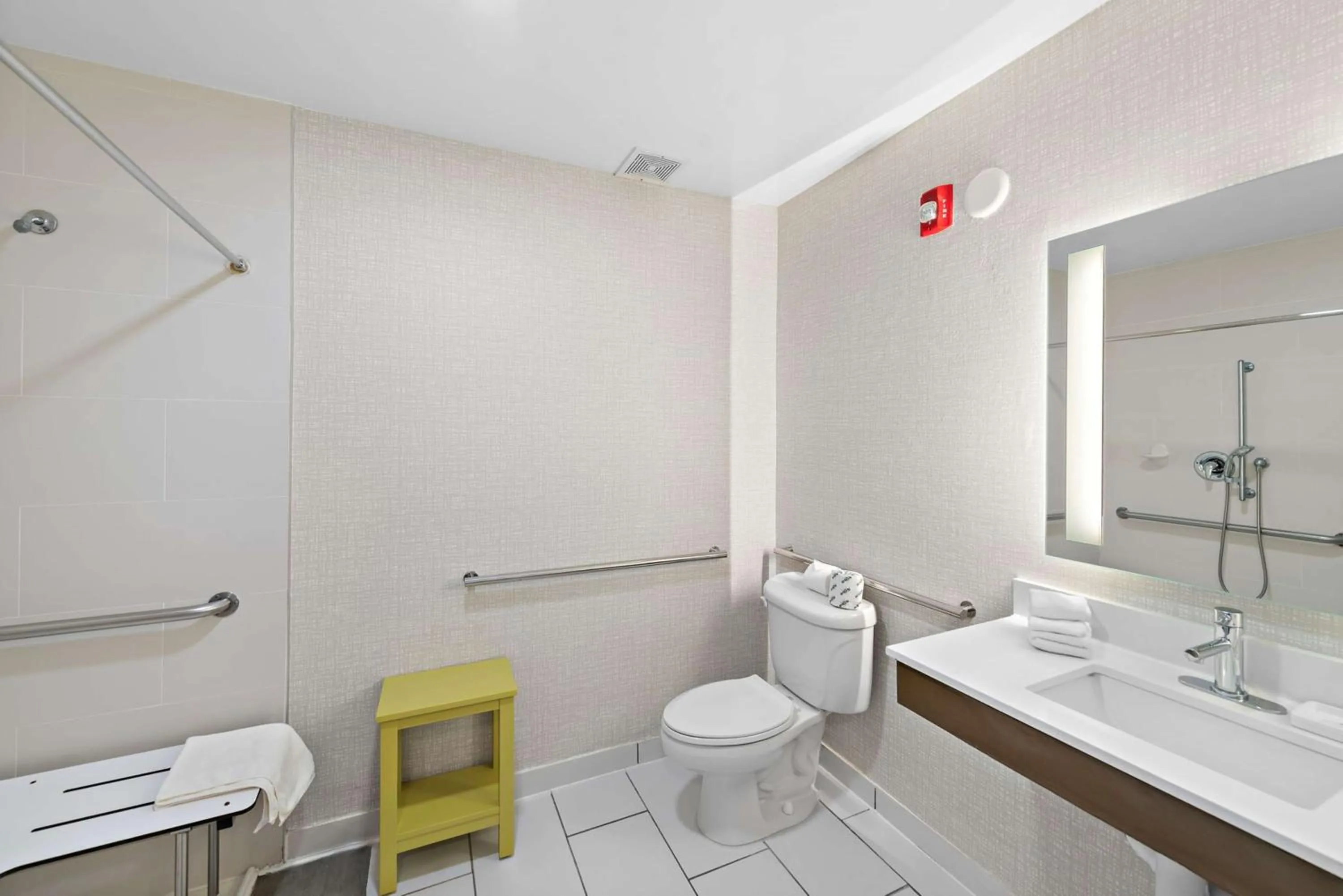 Bathroom in Hampton Inn by Hilton Calexico