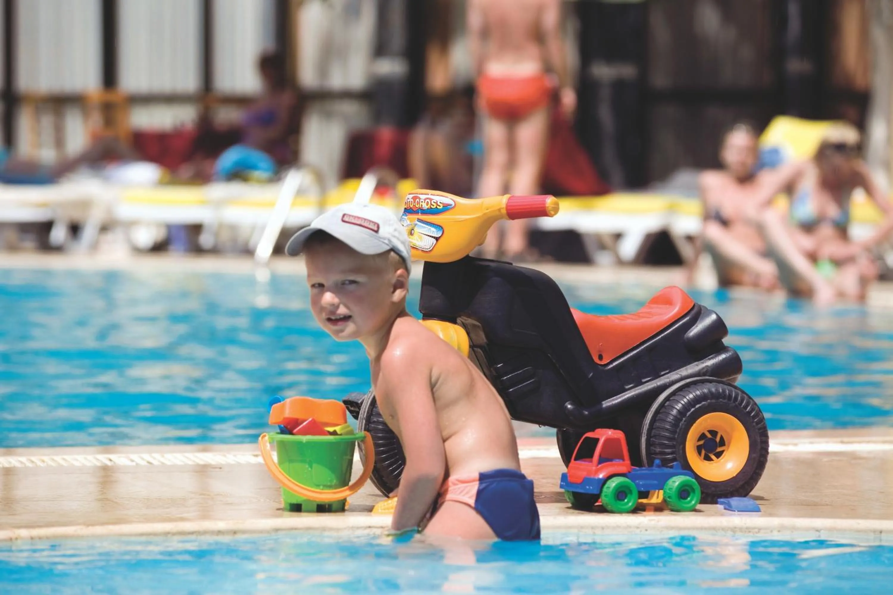 Swimming pool in Monte Carlo Hotel