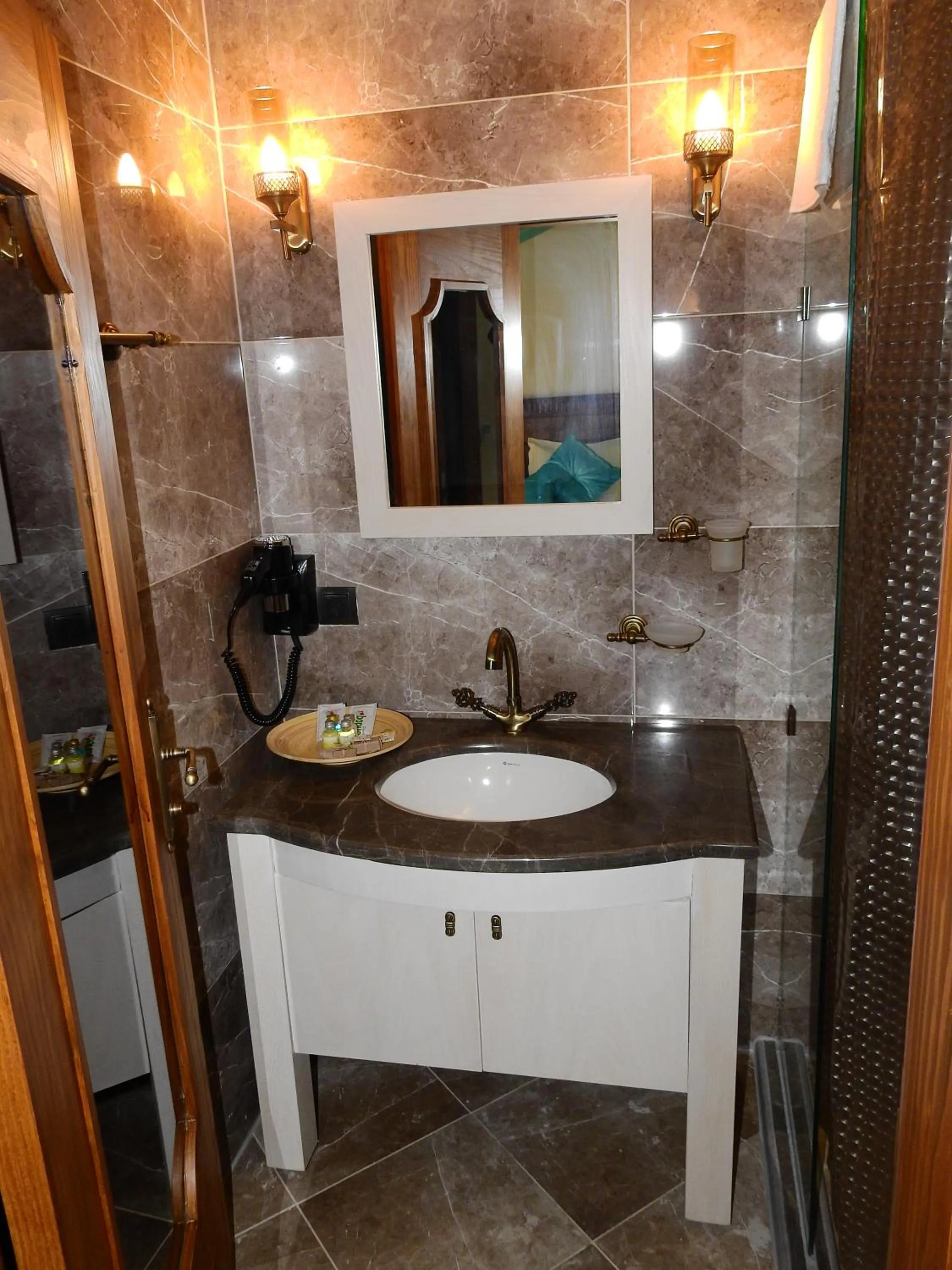 Bathroom in Orchis Hotel