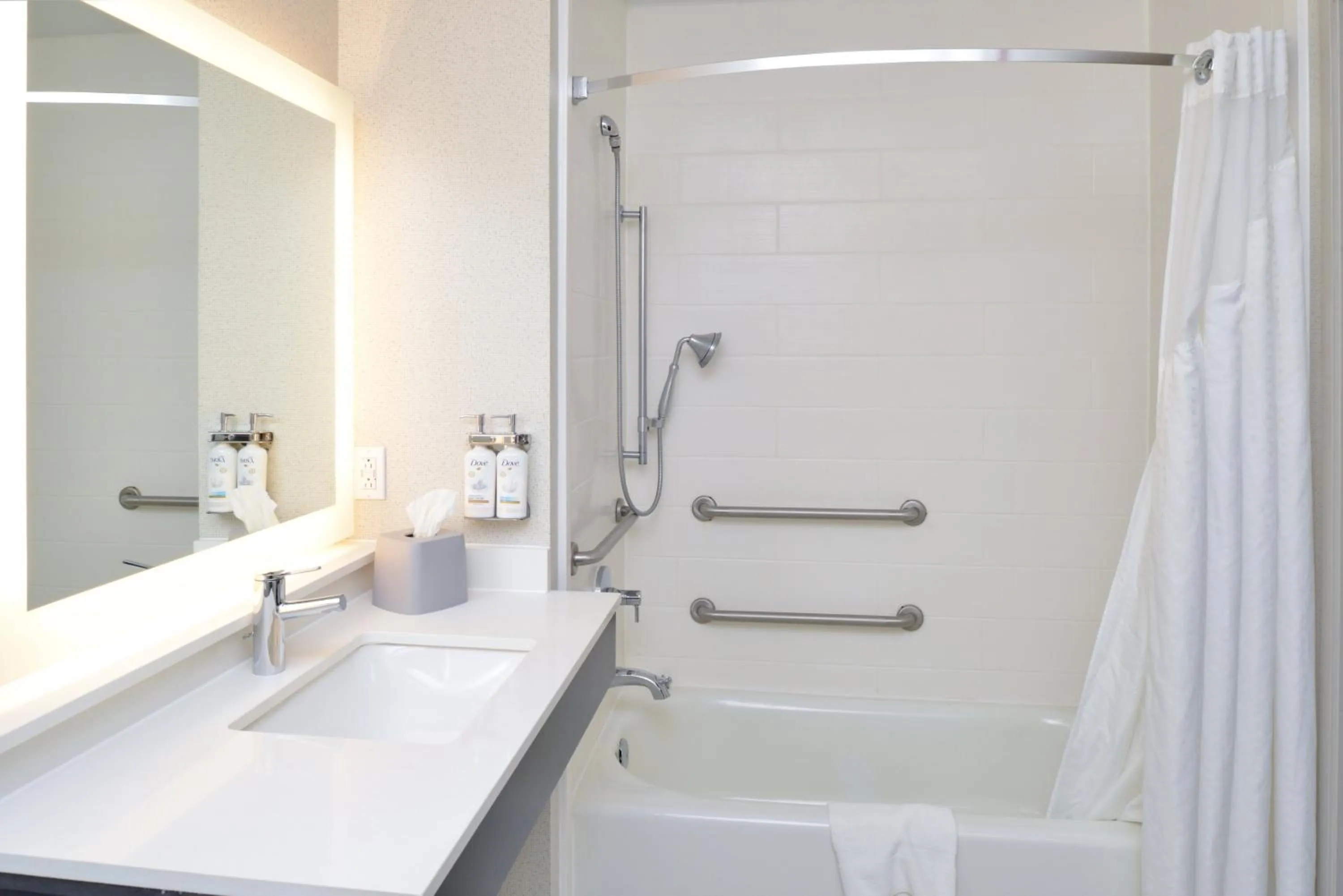 Bathroom in Holiday Inn Express Hotel & Suites Carthage by IHG