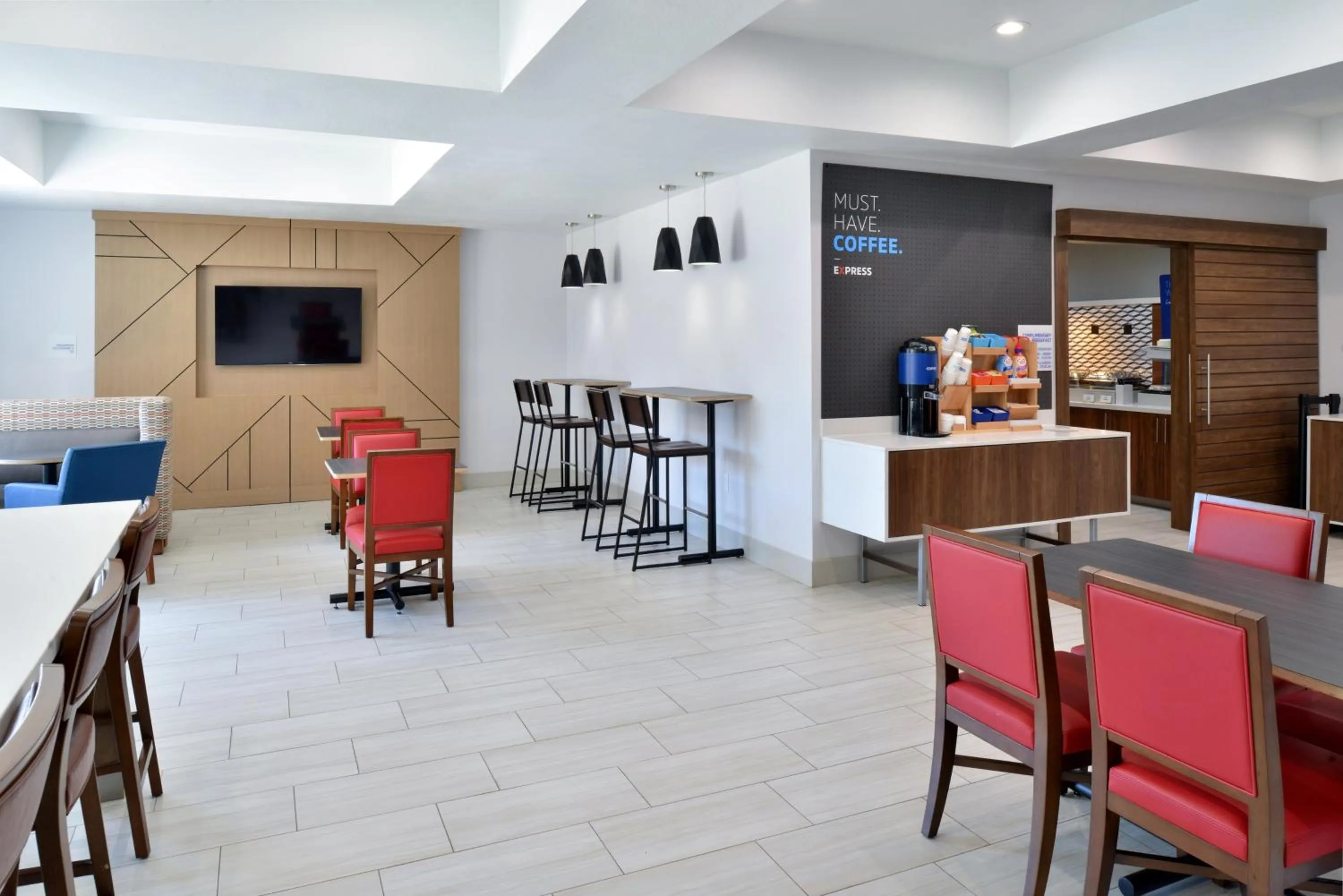 Breakfast in Holiday Inn Express Hotel & Suites Carthage by IHG