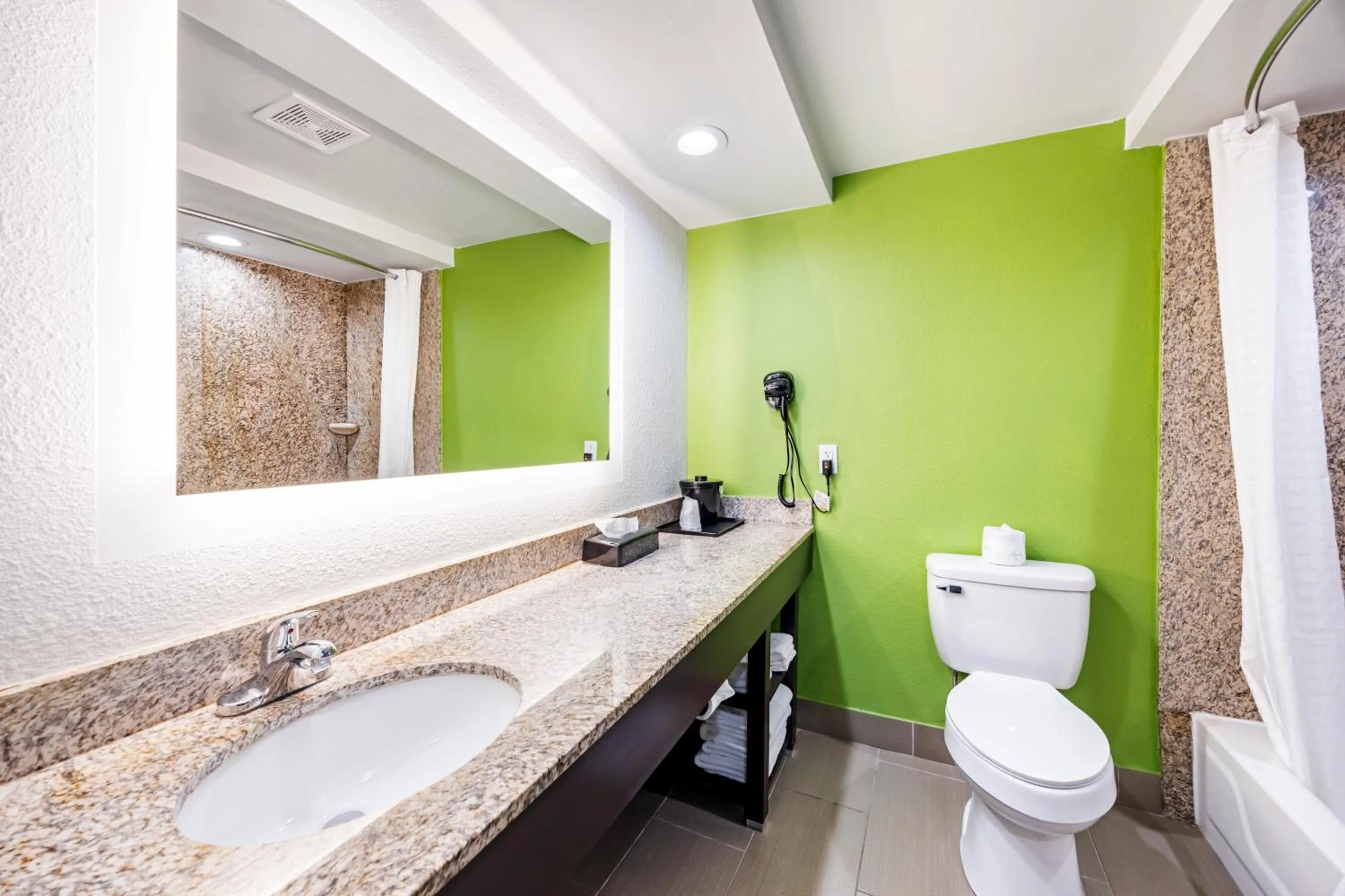 Toilet in Quality Inn Clarksville - Exit 11