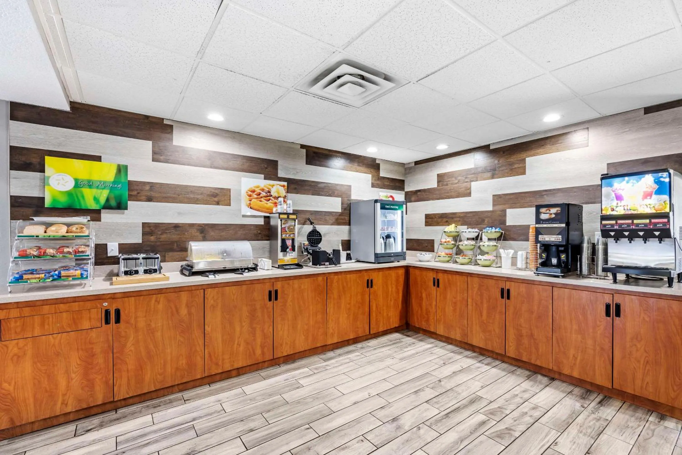 Breakfast in Quality Inn Clarksville - Exit 11