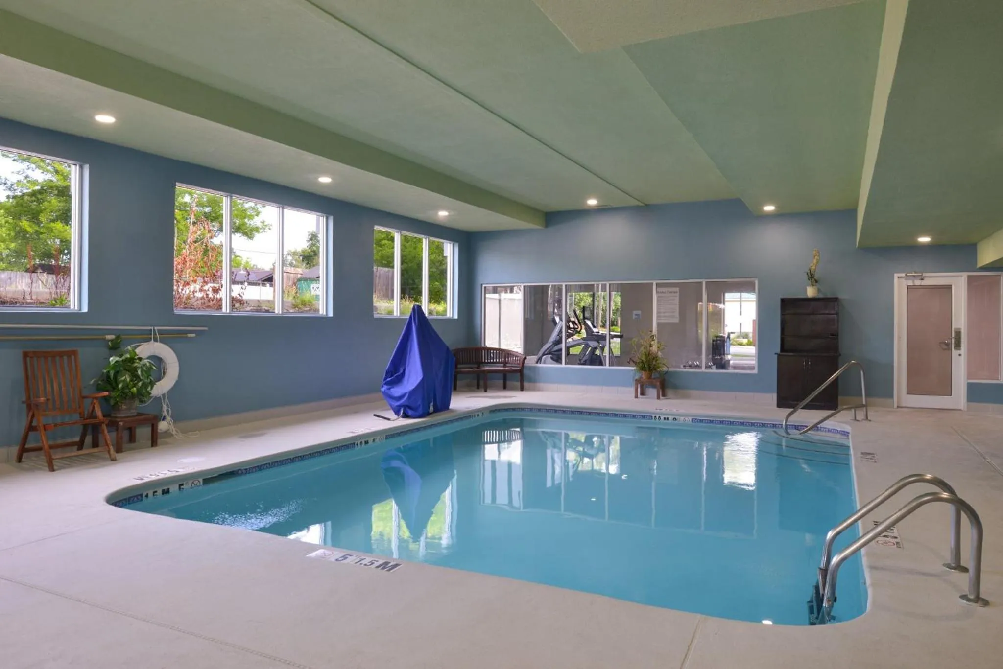 Swimming pool in Holiday Inn Express & Suites Chattanooga - East Ridge by IHG