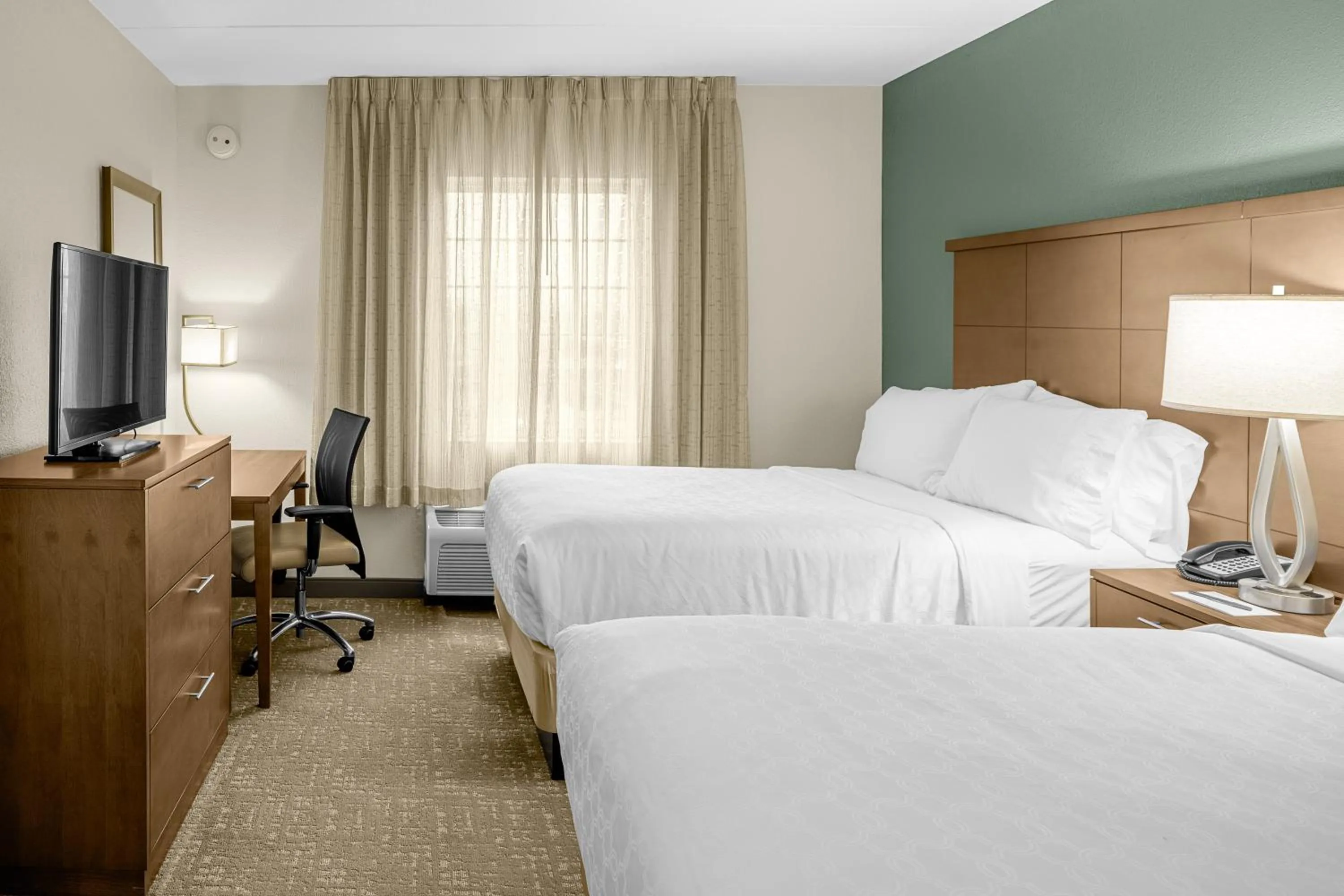 Photo of the whole room, Bed in Staybridge Suites Chattanooga-Hamilton Place by IHG