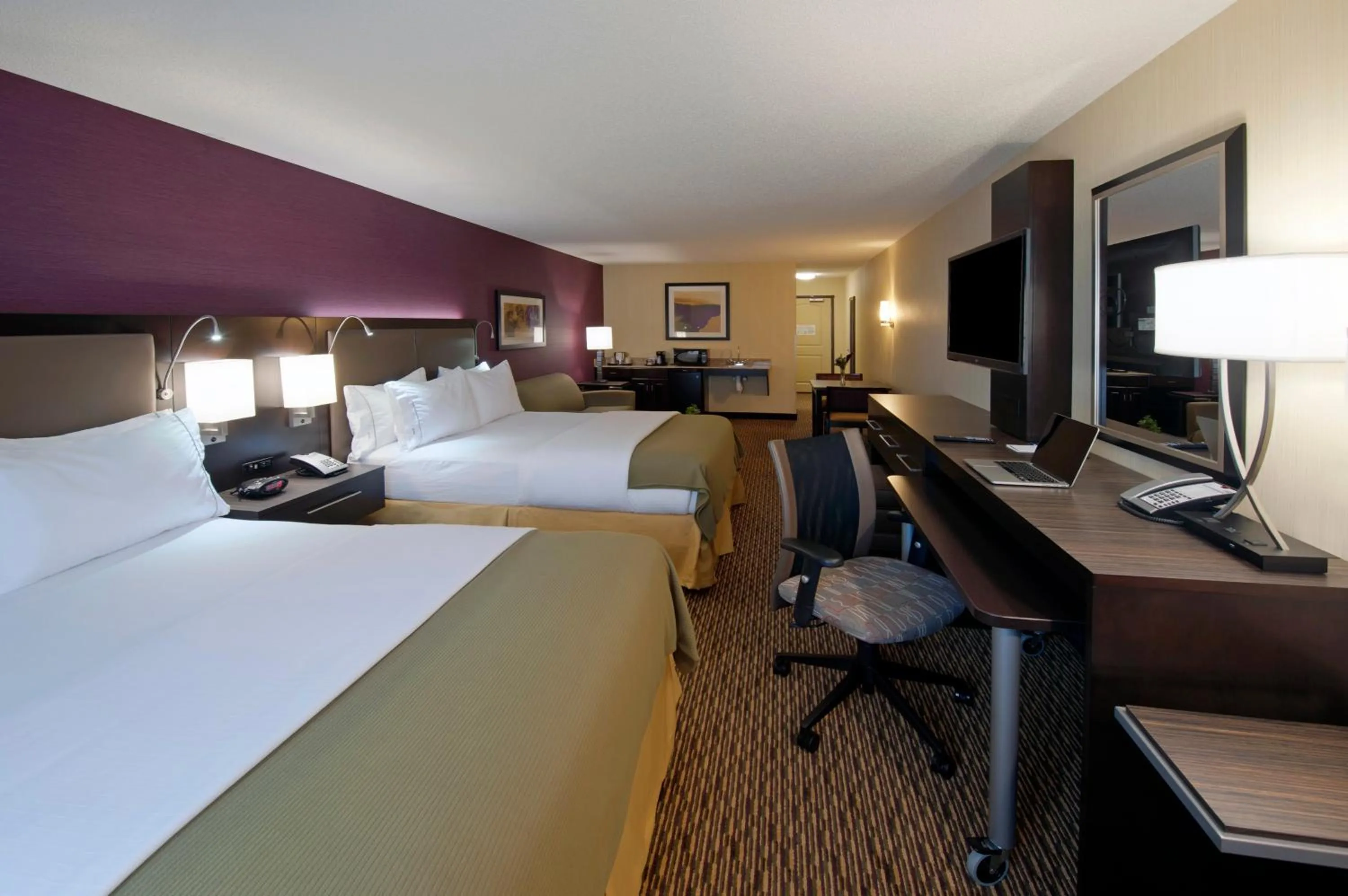 Photo of the whole room, Bed in Holiday Inn Express Hotel & Suites Clearfield by IHG