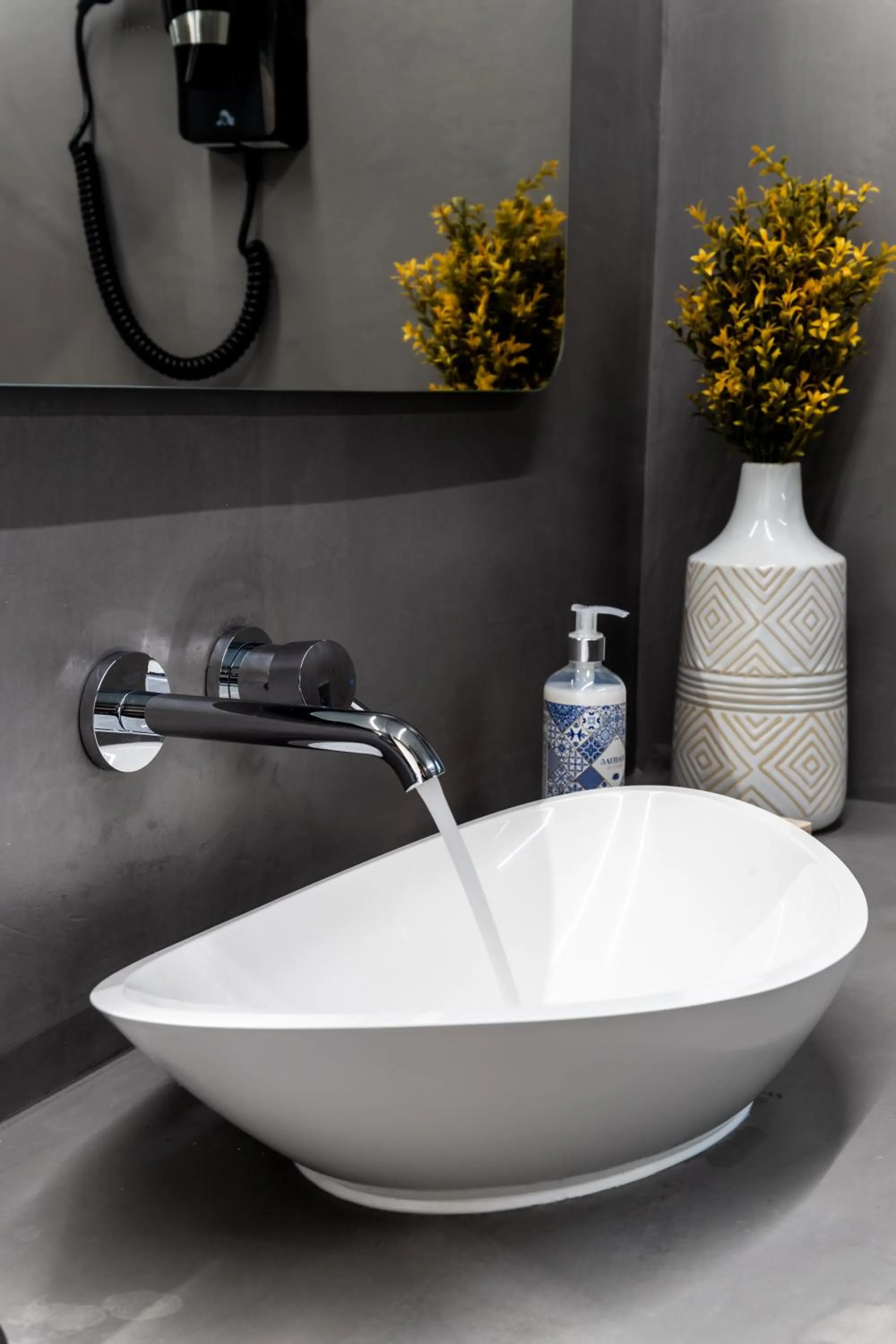 Bathroom in Monte Das Alpenduradas