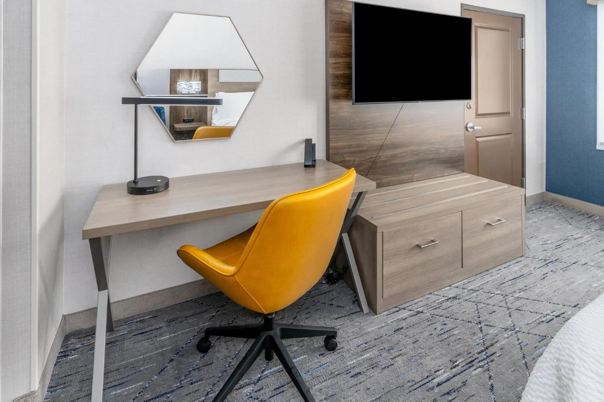 Bedroom, Bed in Holiday Inn Express Hotel & Suites Cheyenne by IHG