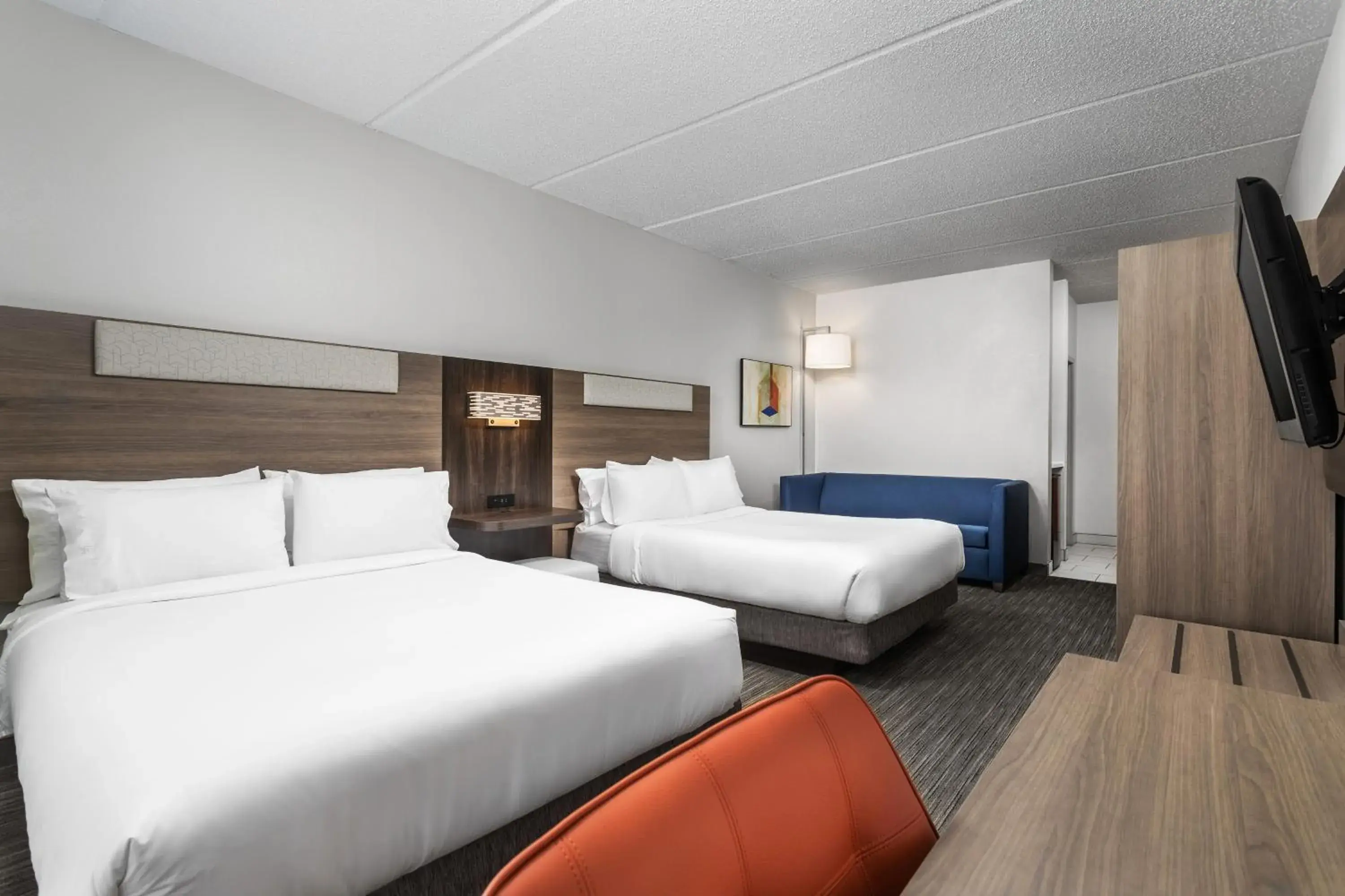 Queen Suite with Two Queen Beds in Holiday Inn Express Hotel & Suites Chattanooga-Lookout Mountain by IHG Queen Suite with Two Queen Beds in Holiday Inn Express Hotel & Suites Chattanooga-Lookout Mountain by IHG