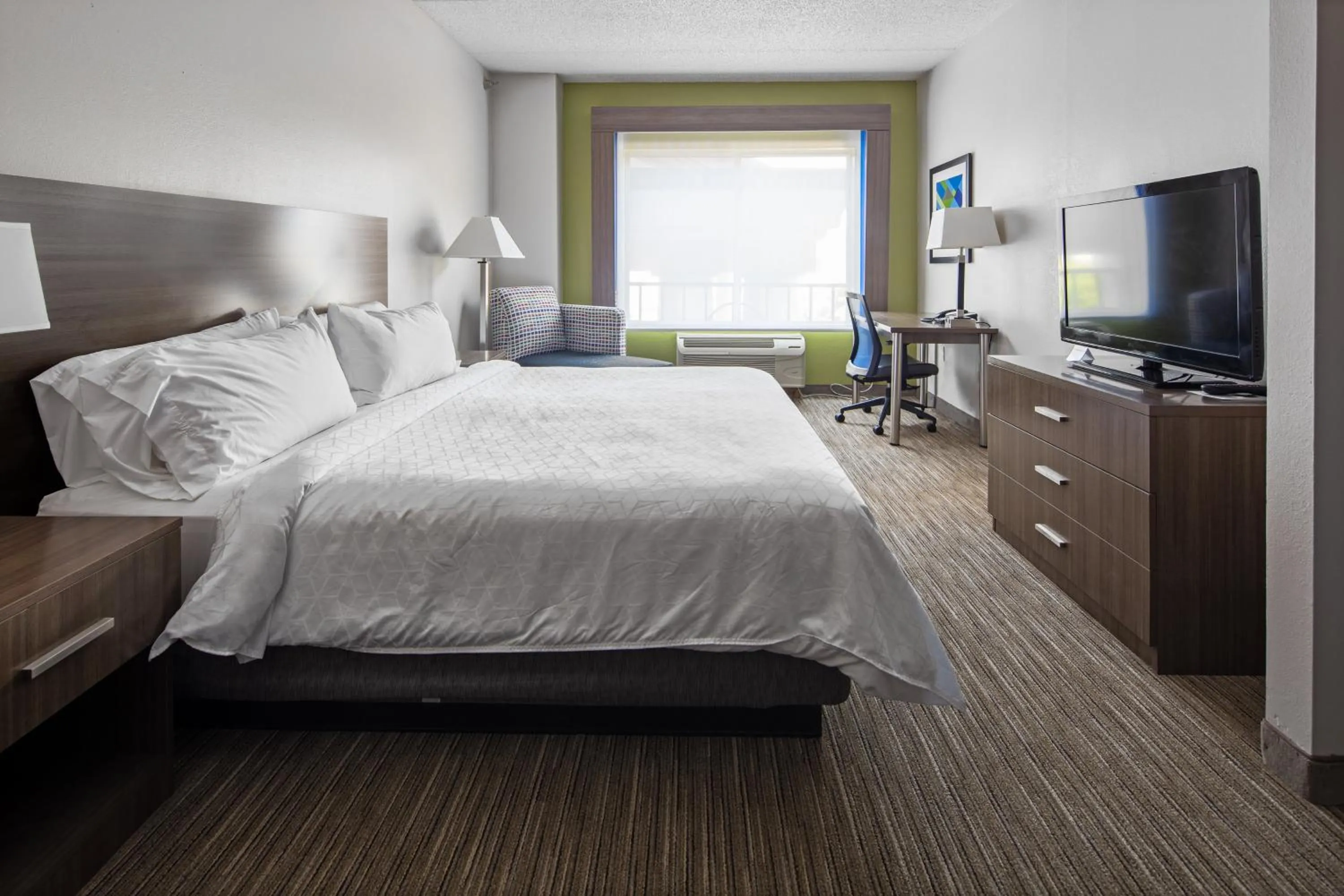 Photo of the whole room, Bed in Holiday Inn Express Hotel & Suites Chattanooga-Lookout Mountain by IHG