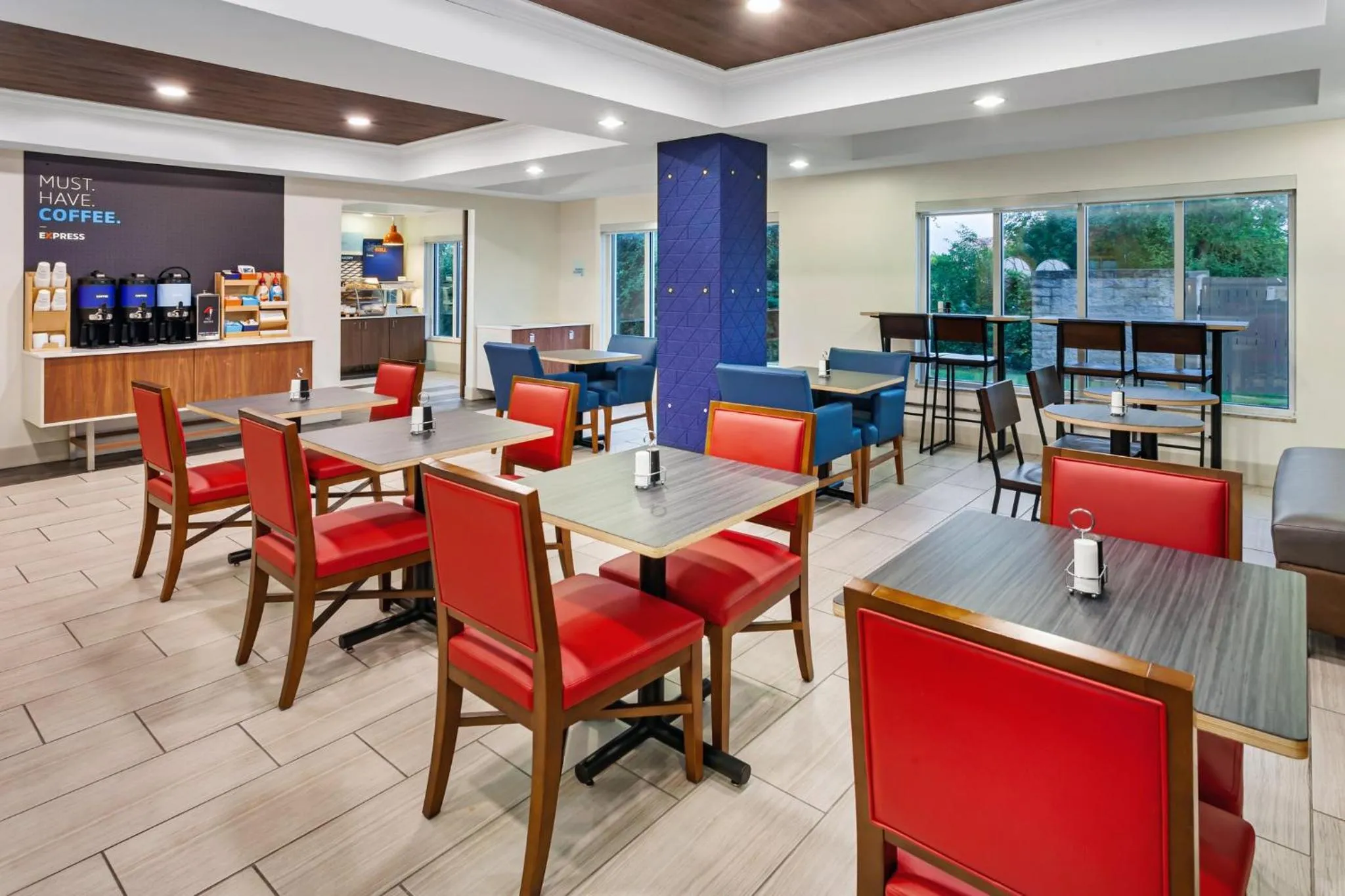 Breakfast in Holiday Inn Express Hotel & Suites Chicago South Lansing by IHG
