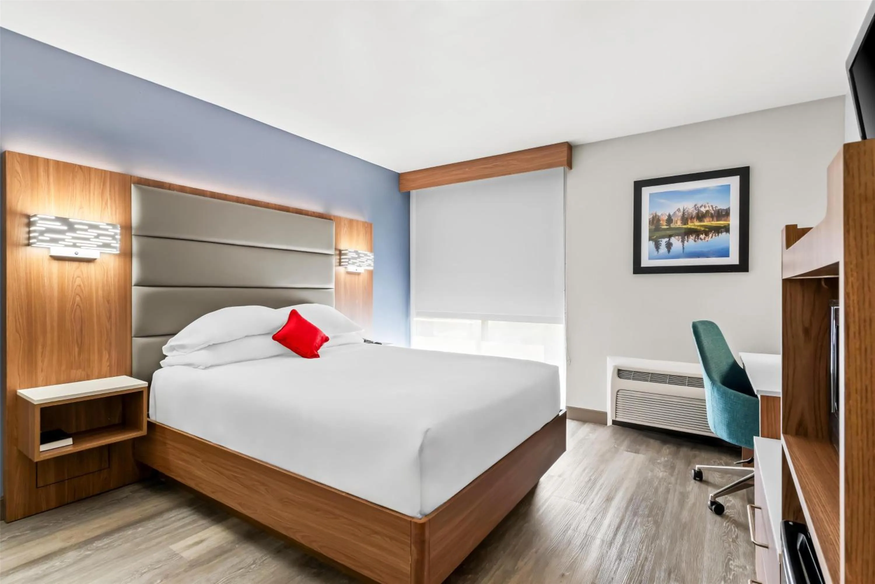 Bedroom, Bed in Red Lion Hotel Cheyenne