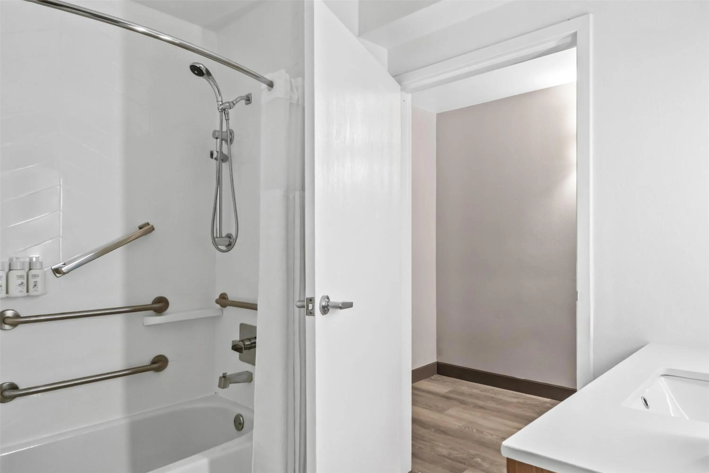 Bathroom in Red Lion Hotel Cheyenne